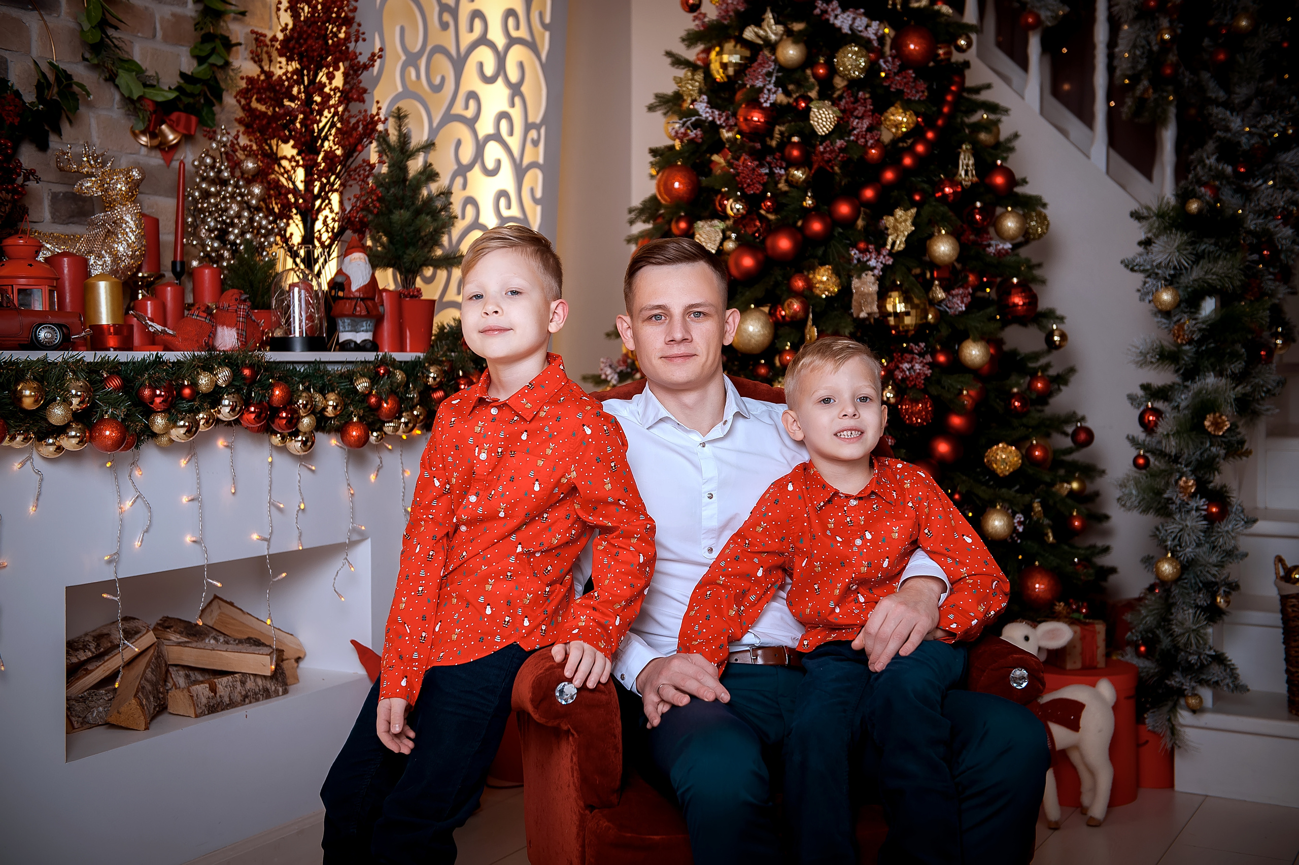 Семейная фотосессия в ожидании малыша в фотостудии Зефир в Москве. Свадебный и семейный фотограф Виктория Носачёва. Щелково, Москва и МО