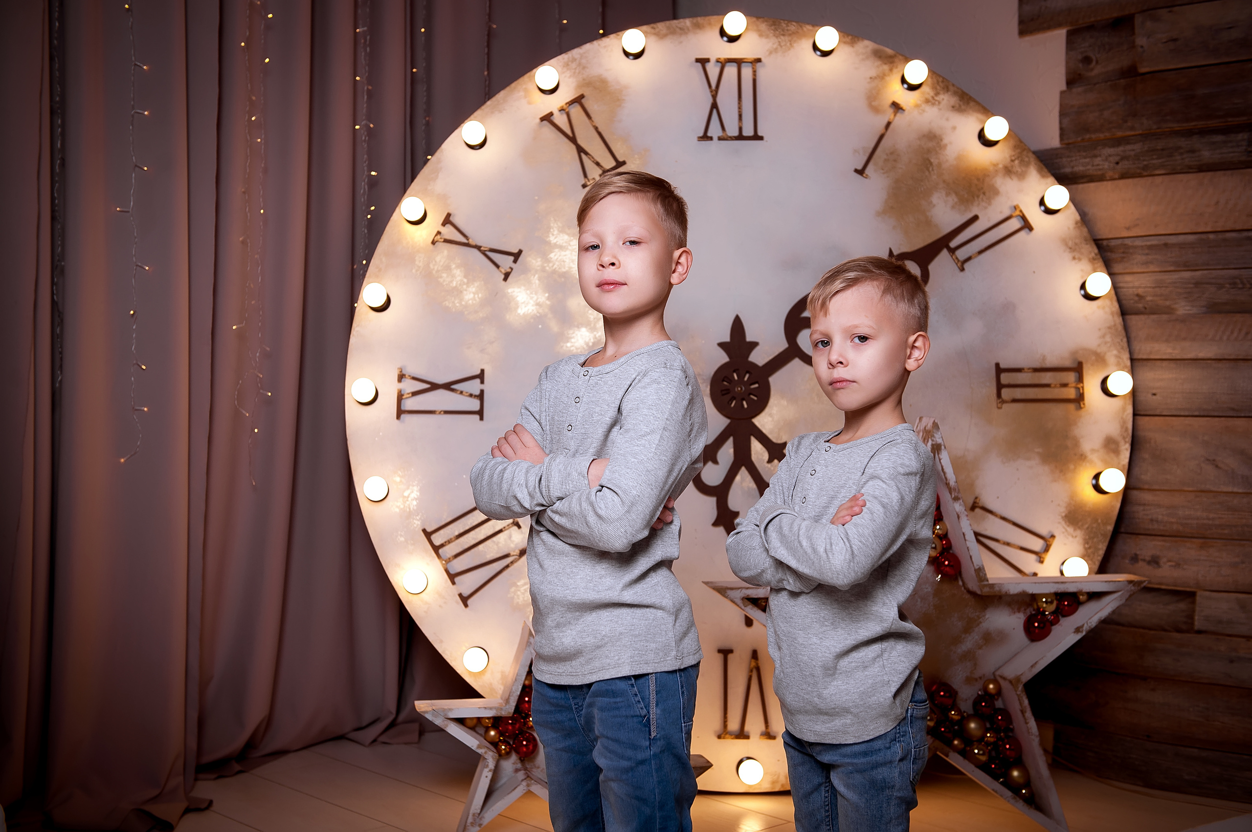 Семейная фотосессия в ожидании малыша в фотостудии Зефир в Москве. Свадебный и семейный фотограф Виктория Носачёва. Щелково, Москва и МО