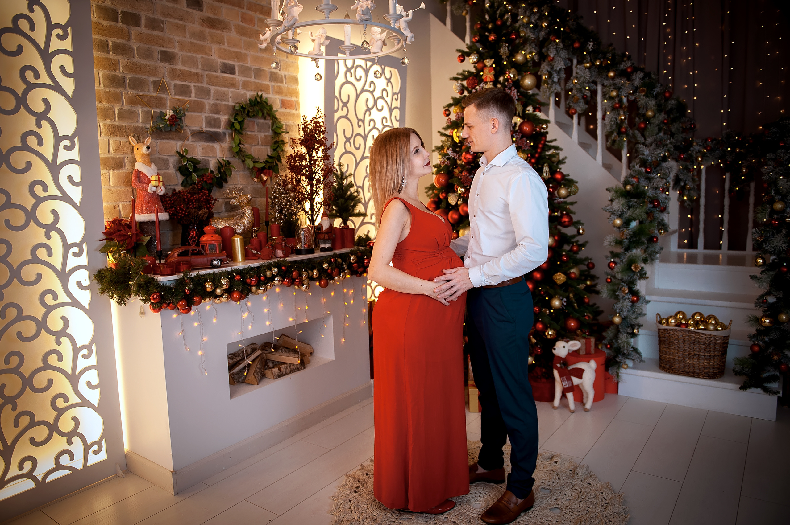 Семейная фотосессия в ожидании малыша в фотостудии Зефир в Москве. Свадебный и семейный фотограф Виктория Носачёва. Щелково, Москва и МО