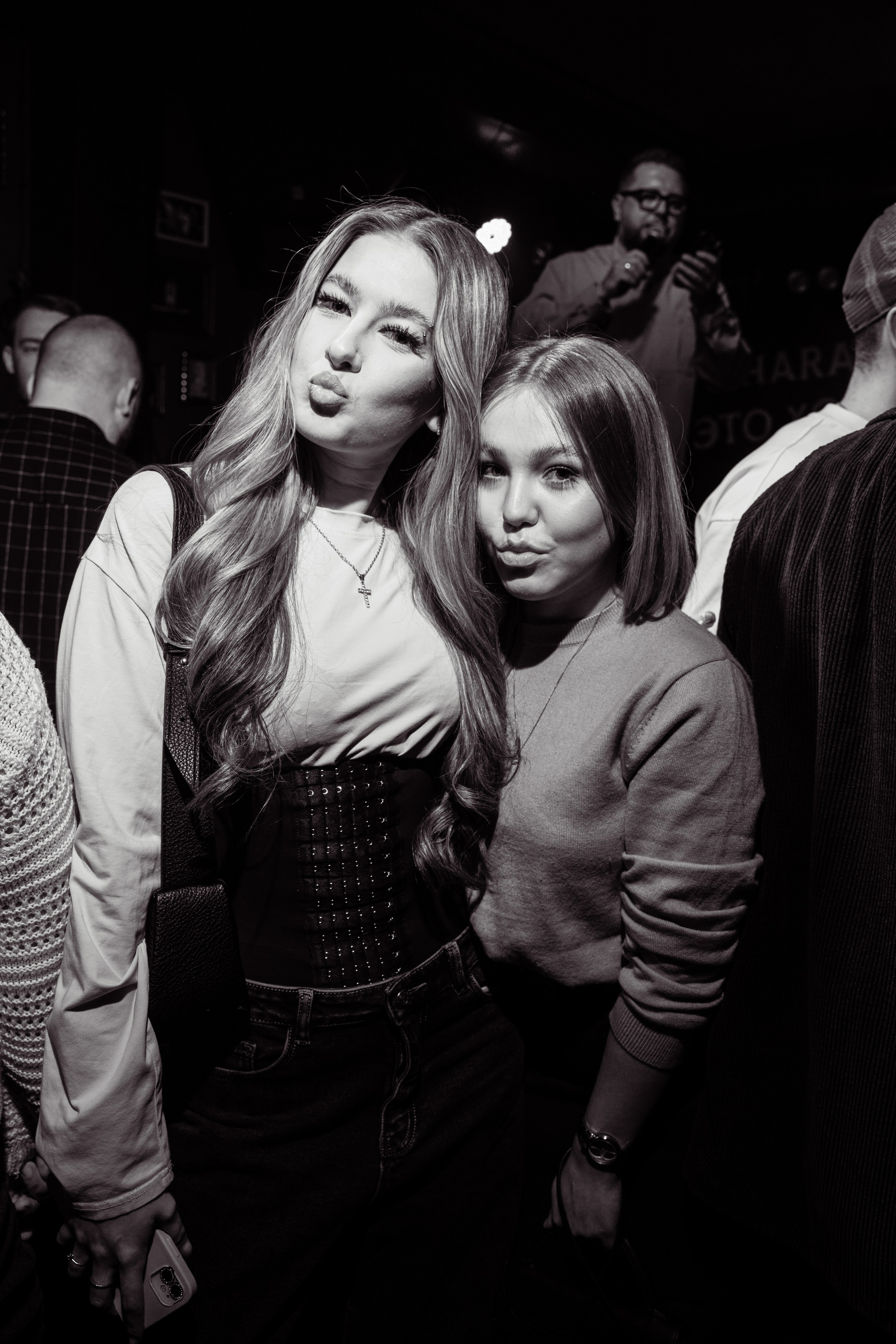 Репортажные съемки. Дипломированный фотограф в Новосибирске. Фотографирую свадьбы, репортажи, индивидуальные фотосессии, lovestory(семейные)