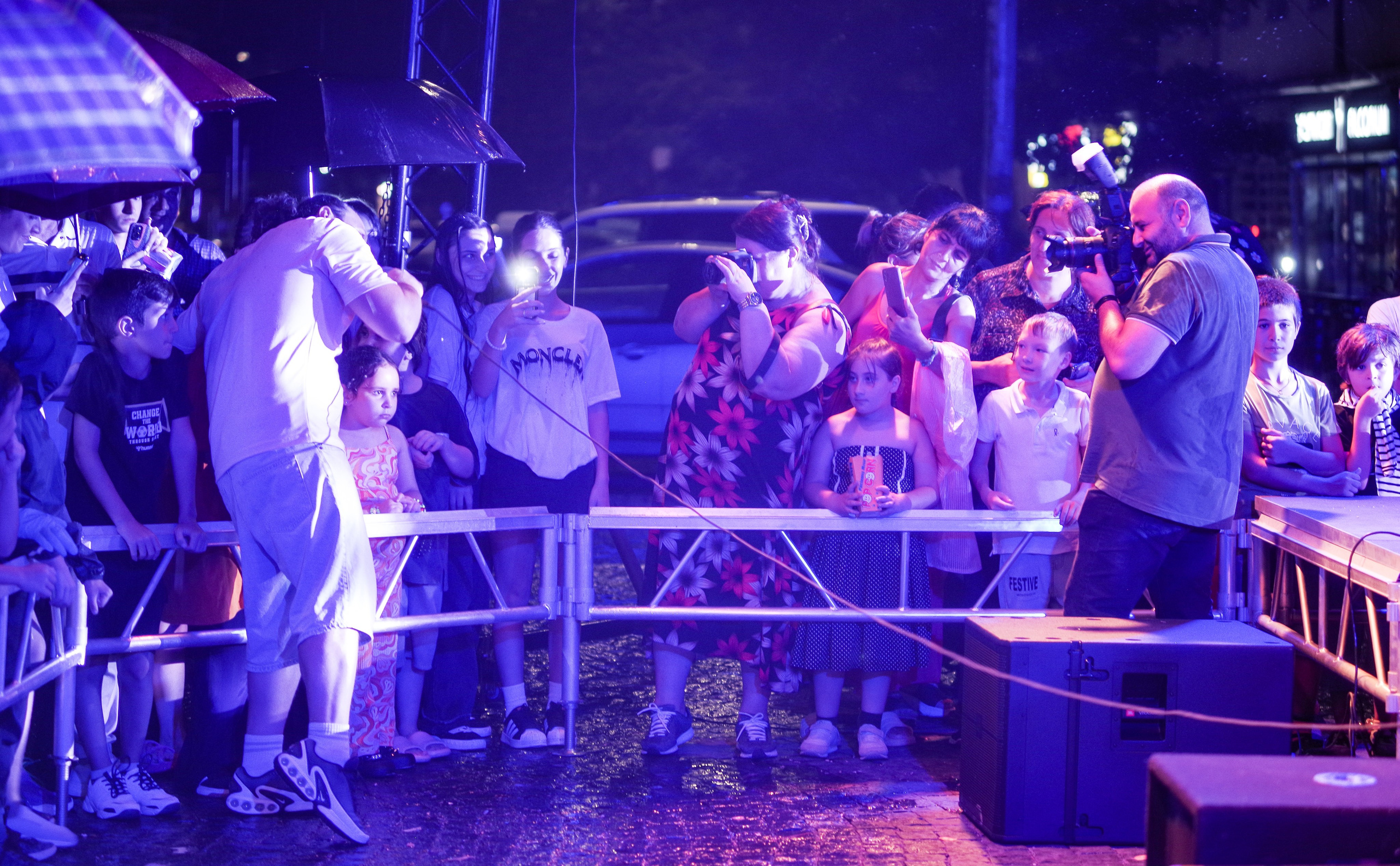 Концерт Oto Nemsadze в Сенаки. Портретный фотограф Денис Милютин