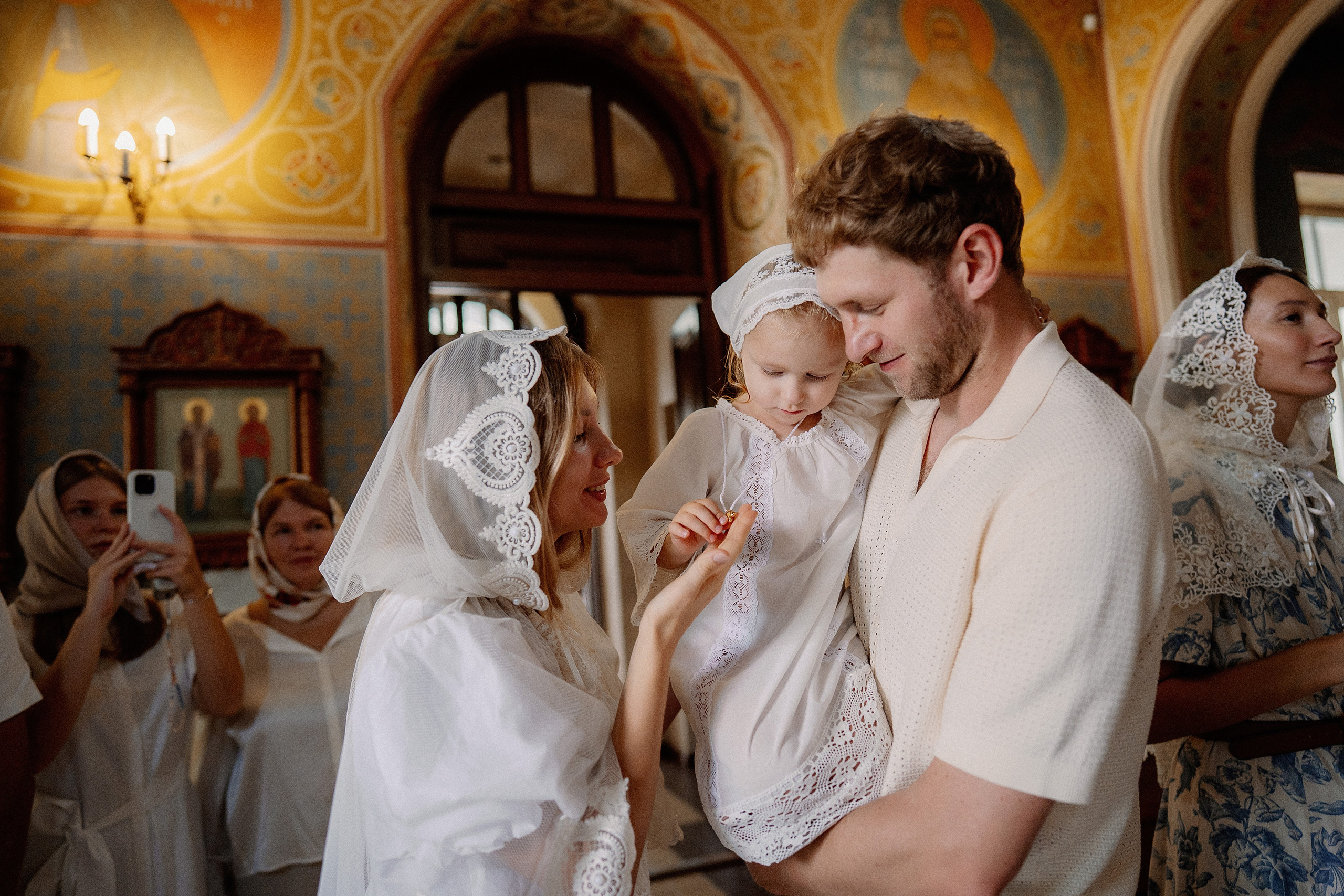 Крещение Эммы. Фотограф на Крещение и Венчание в Красноярске Рамазанова Юлия