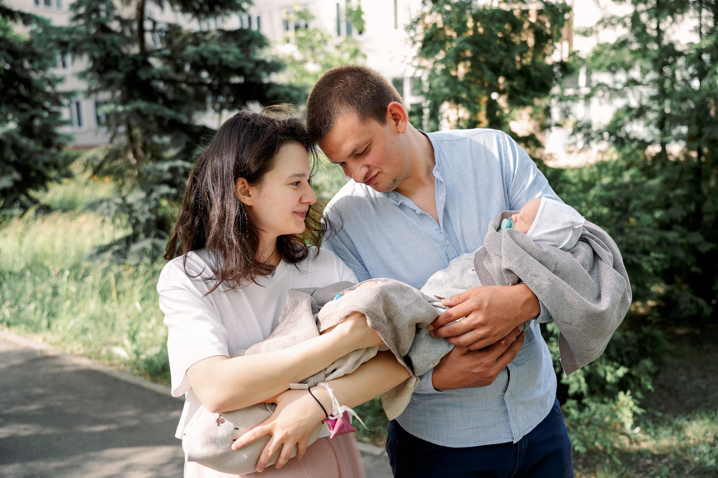 Выписка из роддома Воронеж. Перинатальный центр Воронеж. Многодетная семья Воронеж. Двойняшки Воронеж.