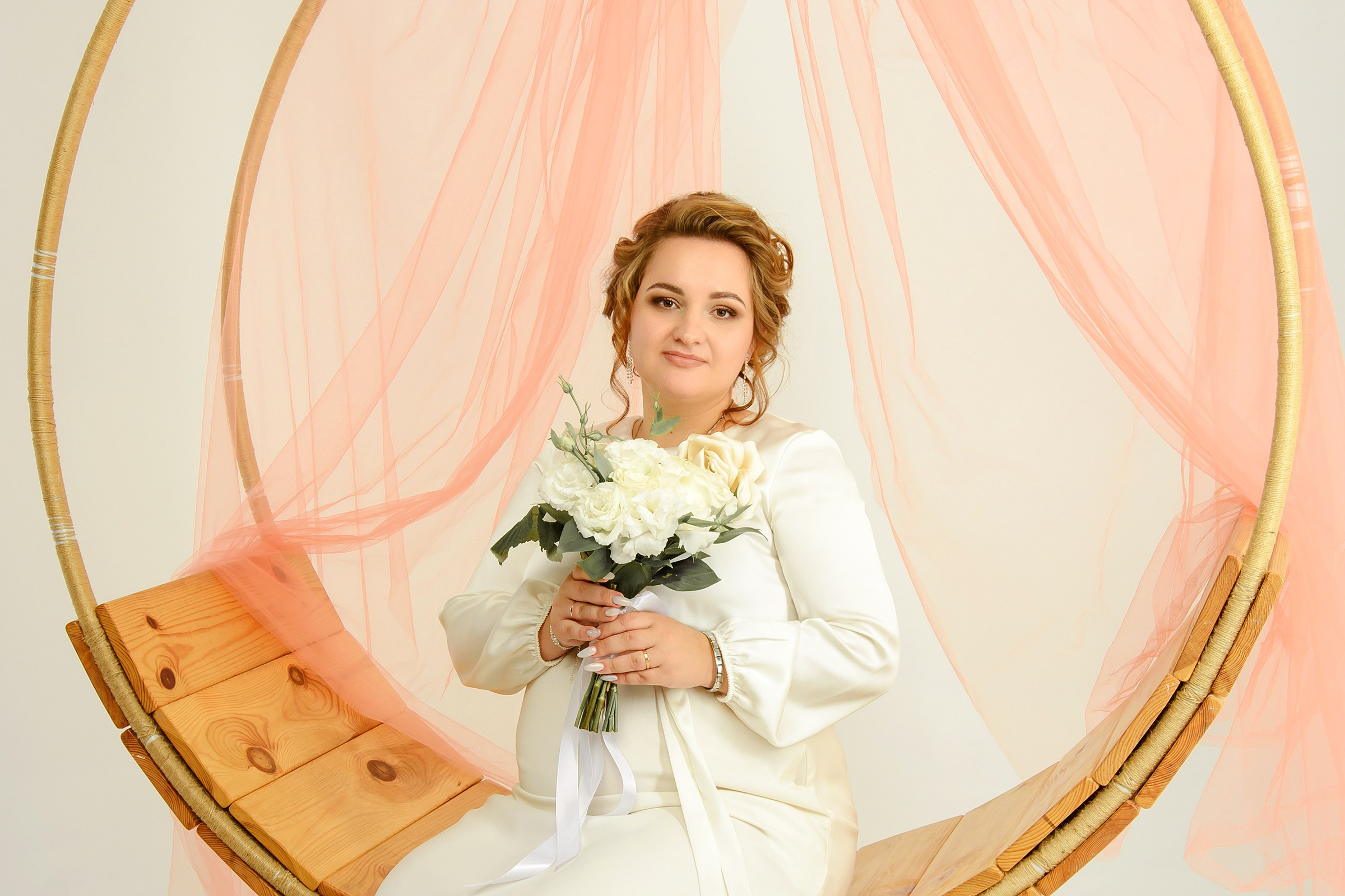 Свадебные фотосессии в фотостудии Тольятти. Фотограф Оксана Сафонова г. Тольятти