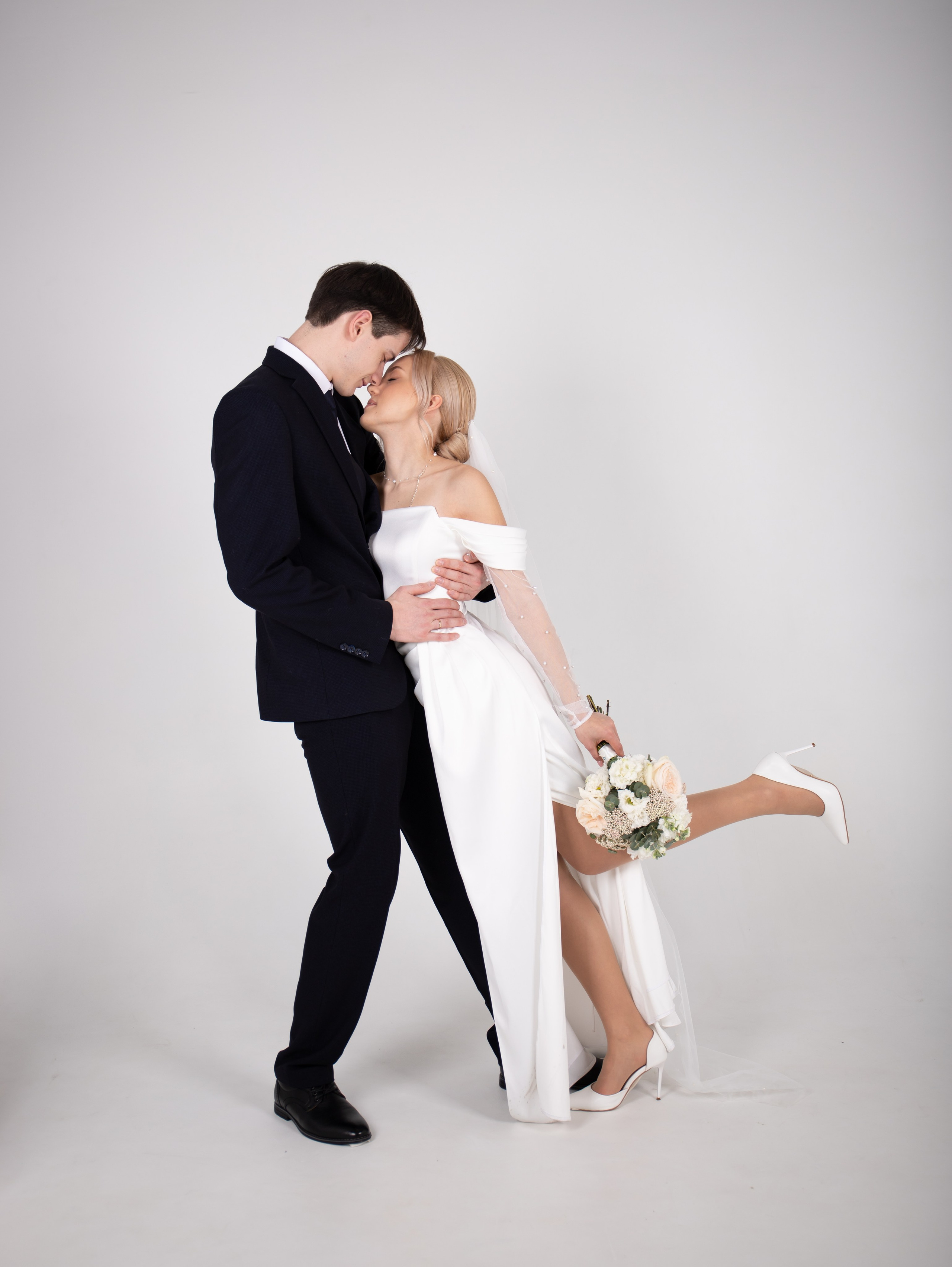 Илья&София (ЗАГС, прогулка, фотостудия). Свадебный и семейный фотограф в Москве Мила Широких