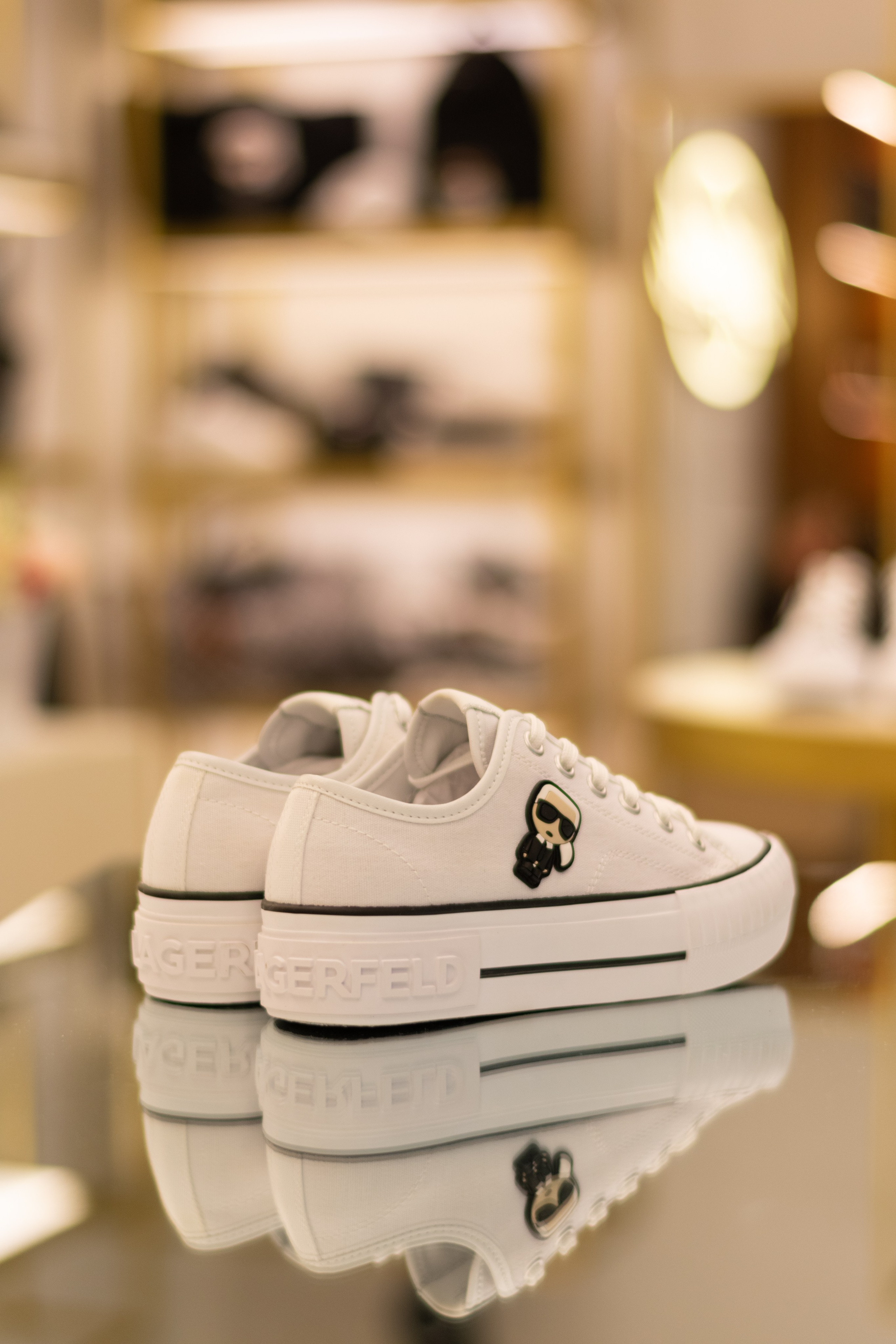 Для организаций. Предметная фотосессия для обувного магазина Capsula. Фотограф/видеограф Богдан Голованов