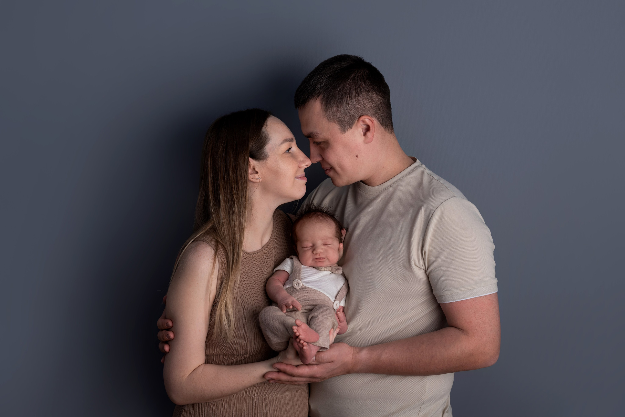 Кадры с родителями и старшими детьми. Фотограф новорожденных в Екатеринбурге Анастасия Карманова