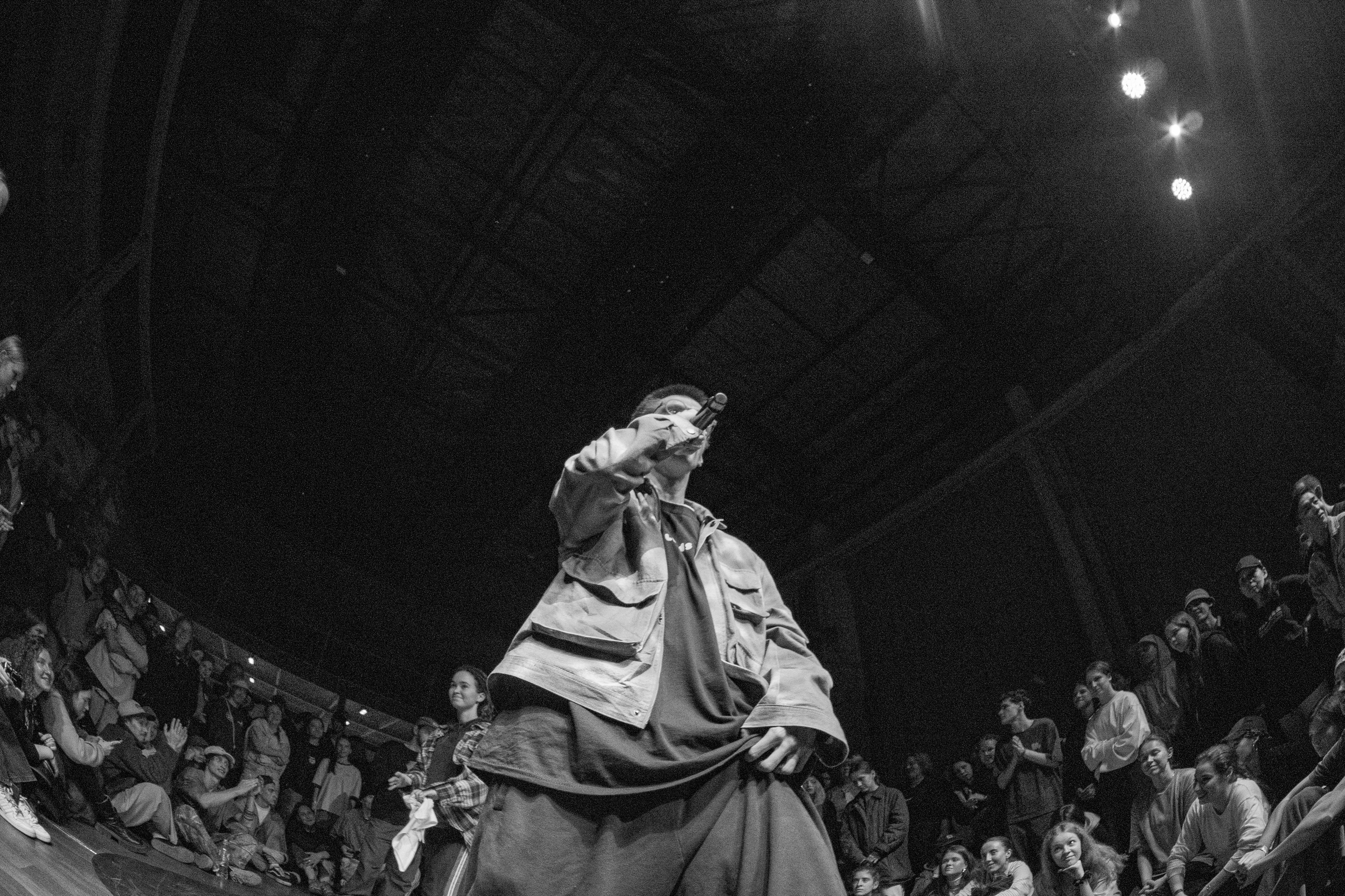 LORDS OF THE UNDERGROUND 27/10/25 (@youlovebu). Соня бу тебя сфоткала