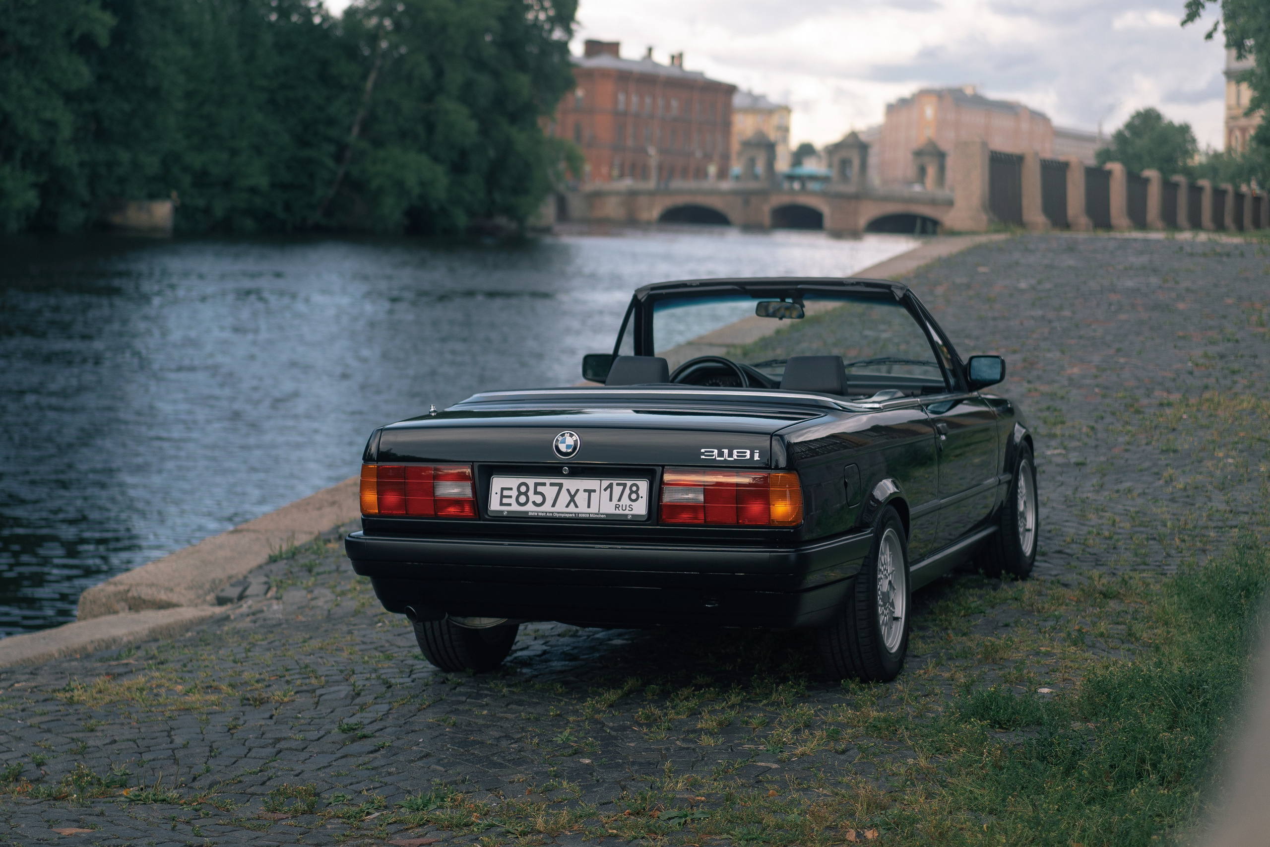 BMW 318i Cabriolet. Автомобильный фотограф Антон Цырулев