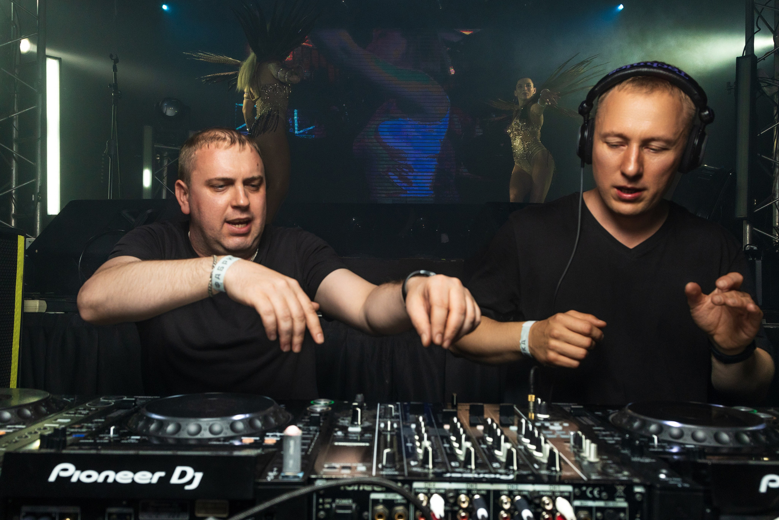 System Reality: Glow! в клубе Фабрика, Екатеринбург. Репортажный фотограф Екатеринбург | Яркий, качественный репортаж | Концерты, клубы, репортаж, праздники, корпоративы