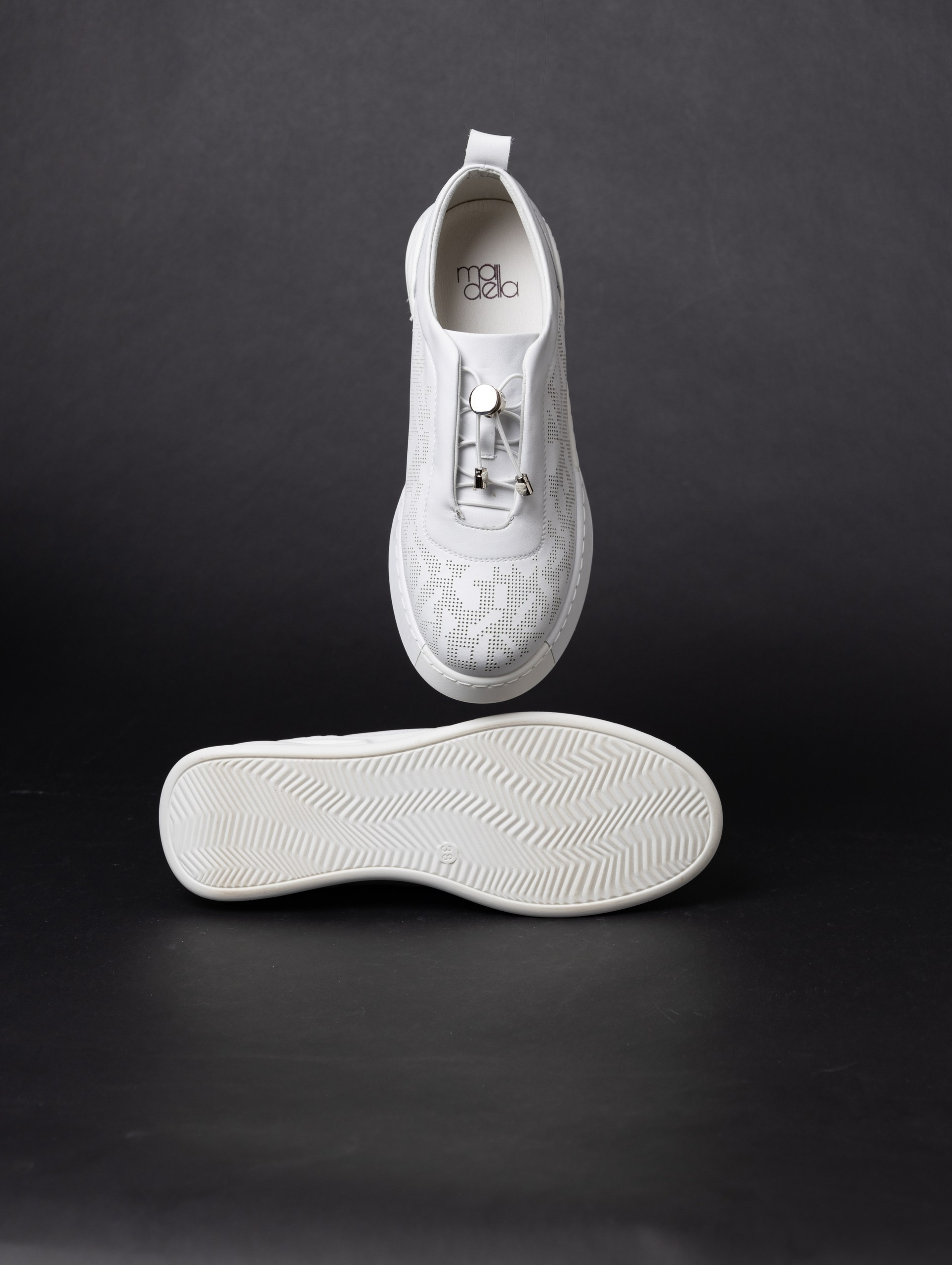 Предметная съемка и продакшн видео обуви для каталога, сайта, маркетплейсов. Студия коммерческой съемки ХВОЯ