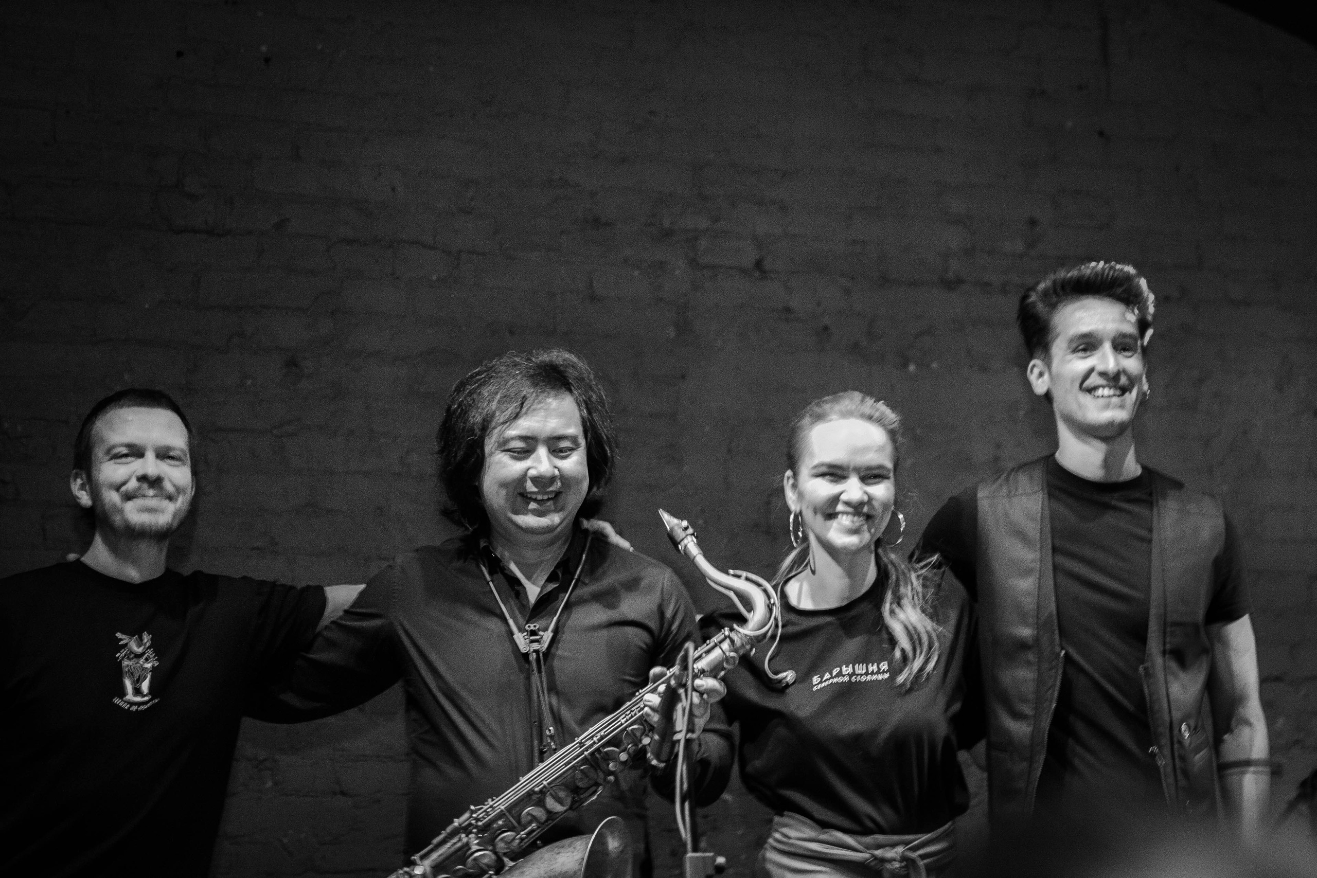 Саша Алмазова и Non Cadenza. Фотограф для музыкантов, фотограф на концерт, концертный фотограф, съемка концерта, бэкстейдж фотограф