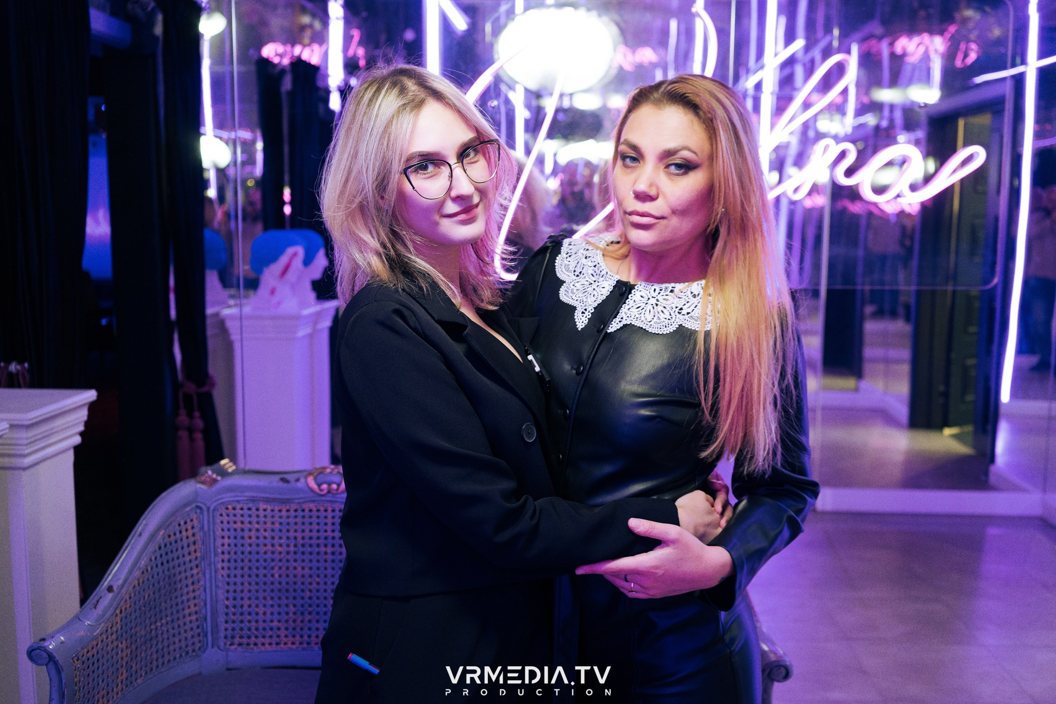 Dance в караоке-баре «Volna»