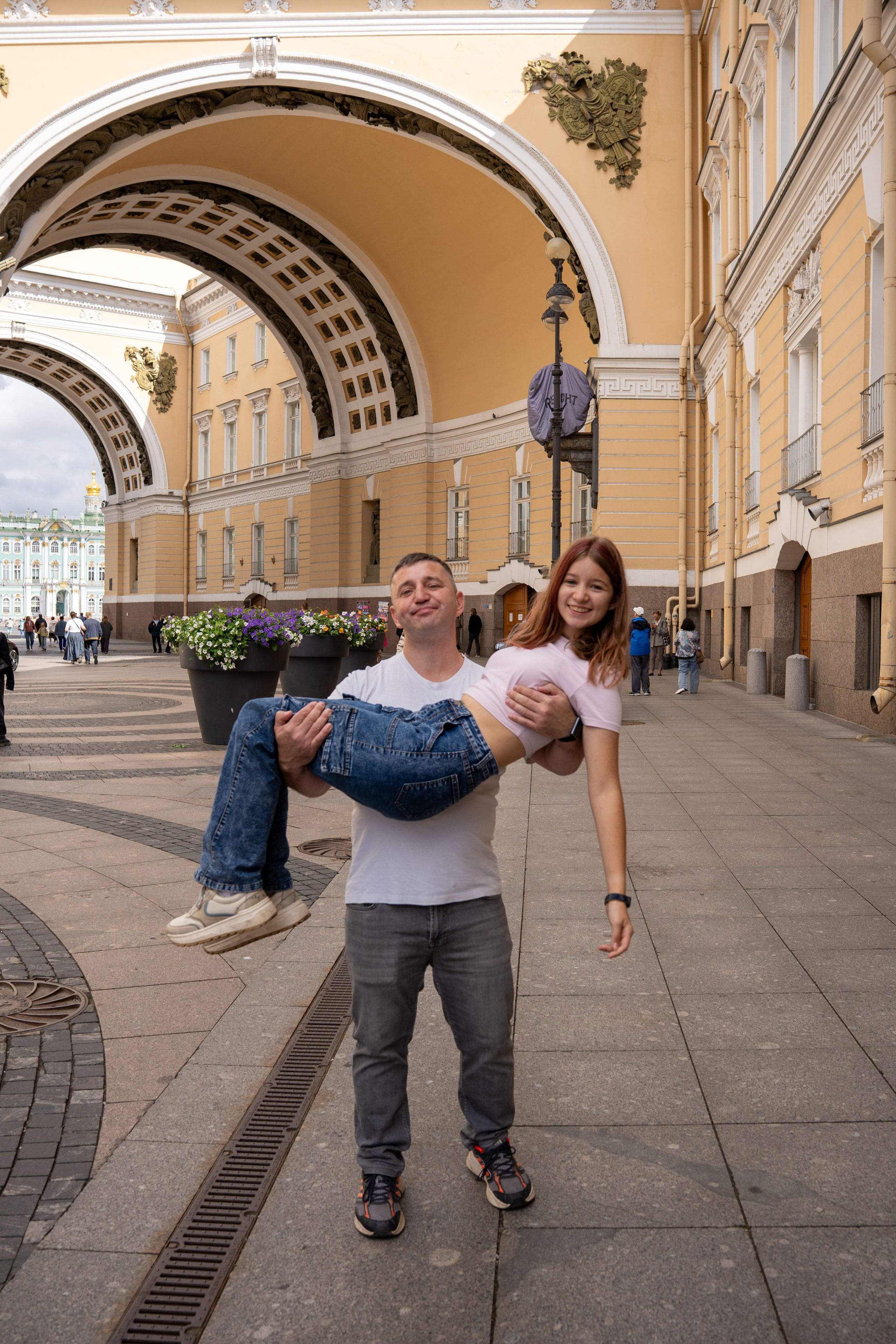 Фотосессия с достопримечательностями города. Студийный и портретный фотограф в САНКТ-ПЕТЕРБУРГЕИрина Махаон