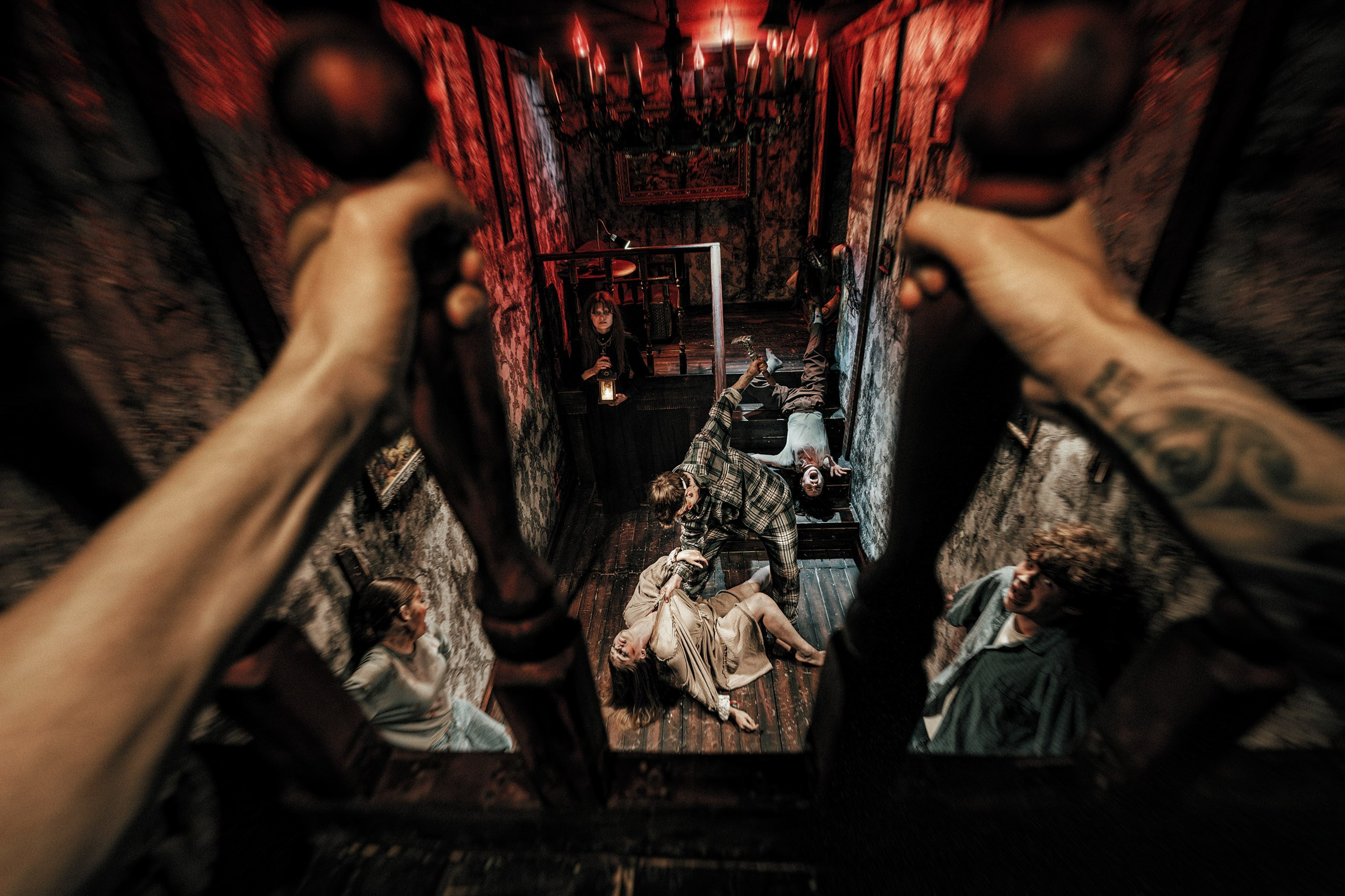 Фотосъёмка для хоррор и экшен квеста. Рекламный фотограф в Москве Алексей Тверяков