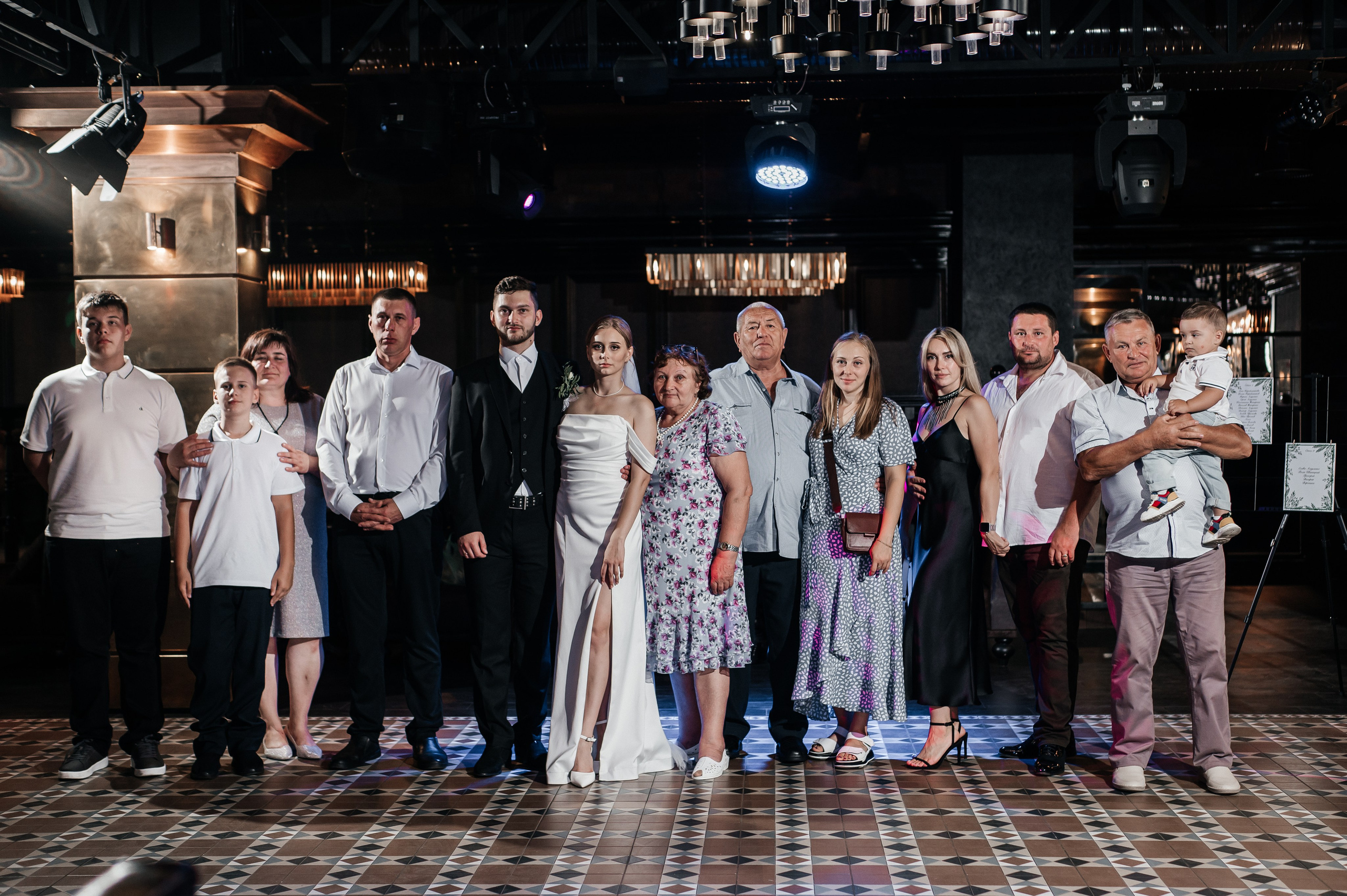 Даниил и Валерия. Черная утка. Полный день. Фотограф Екатерина Бочарникова