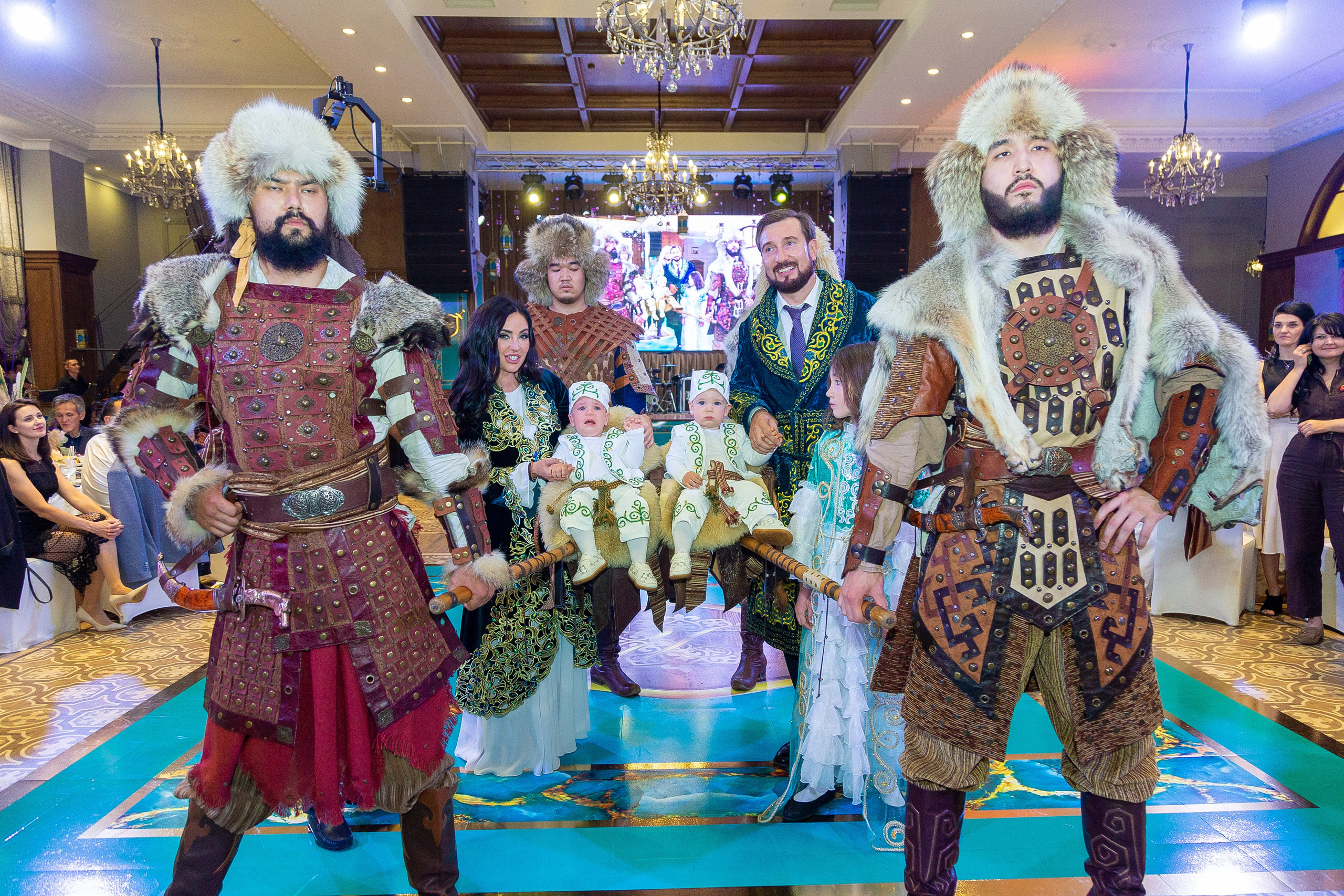Лео и Давид годик. Свадебный фотограф в Алматы Айгерим Верба