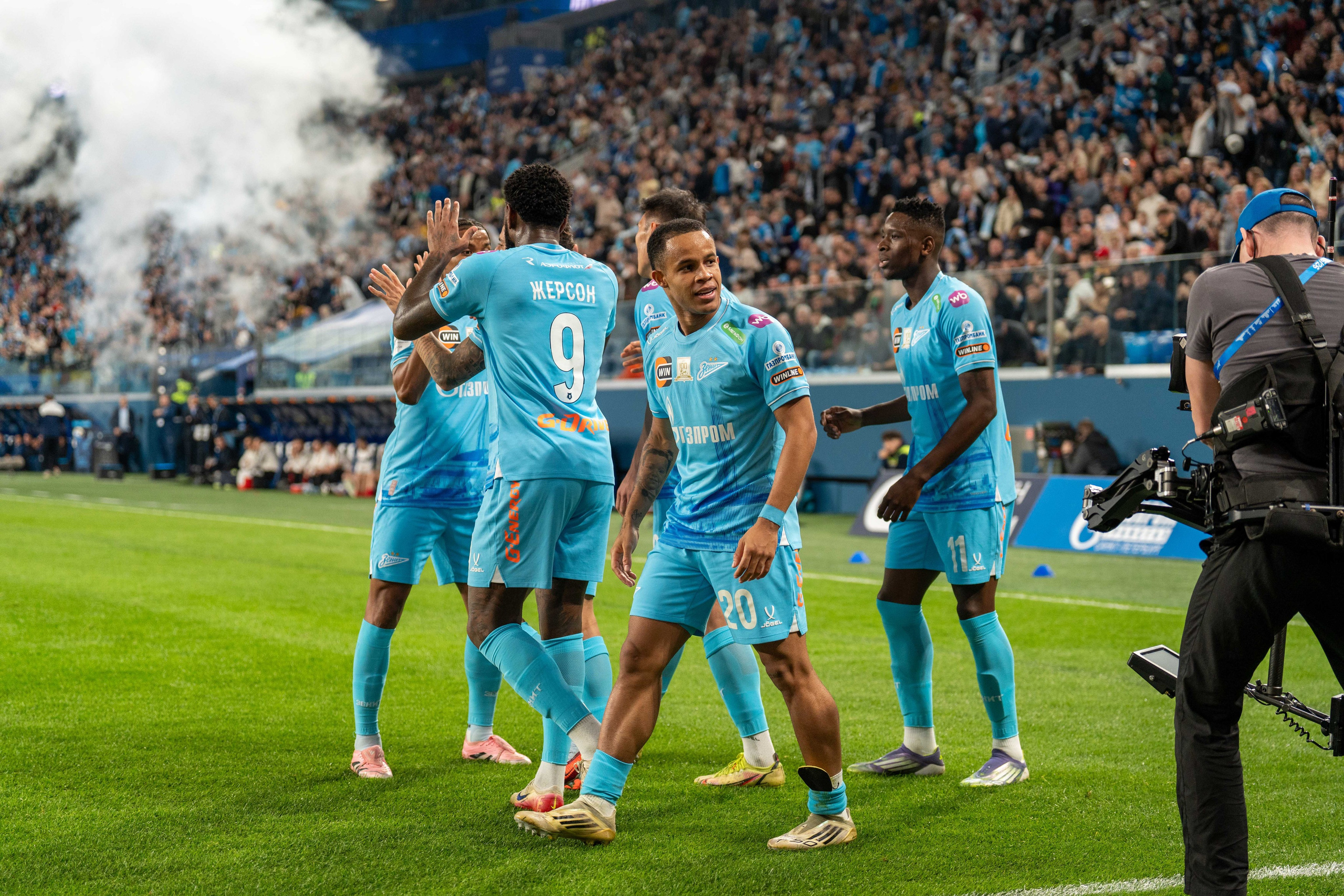 Зенит — Локомотив: фотогалерея 14-го тура РПЛ на Газпром Арене | Антон Гауф. Спортивный фотограф в Санкт-Петербурге | Антон Гауф