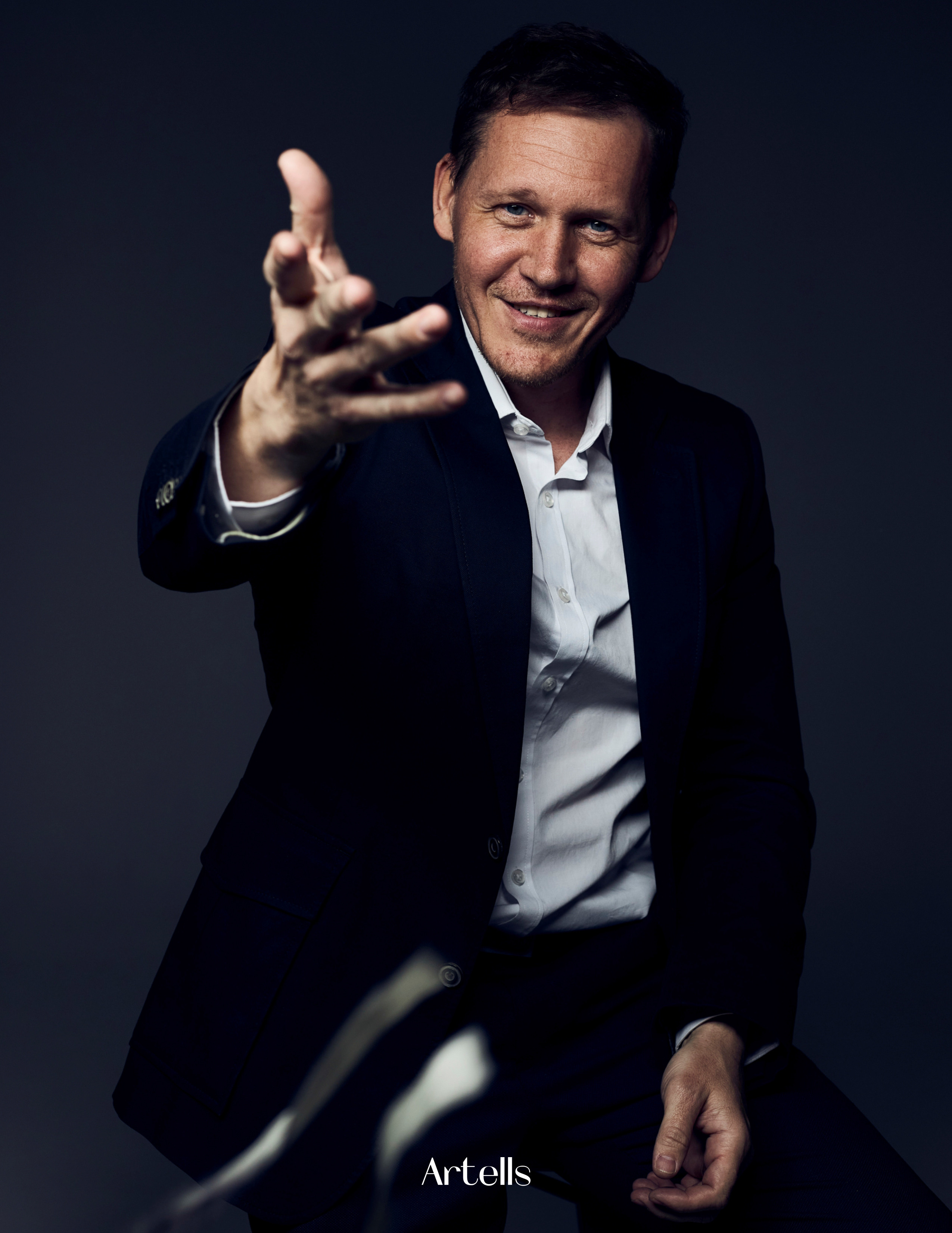 Мужской портрет. Фотосессия для обложки журнала Artells. Анна Потявина. Фотограф Москва