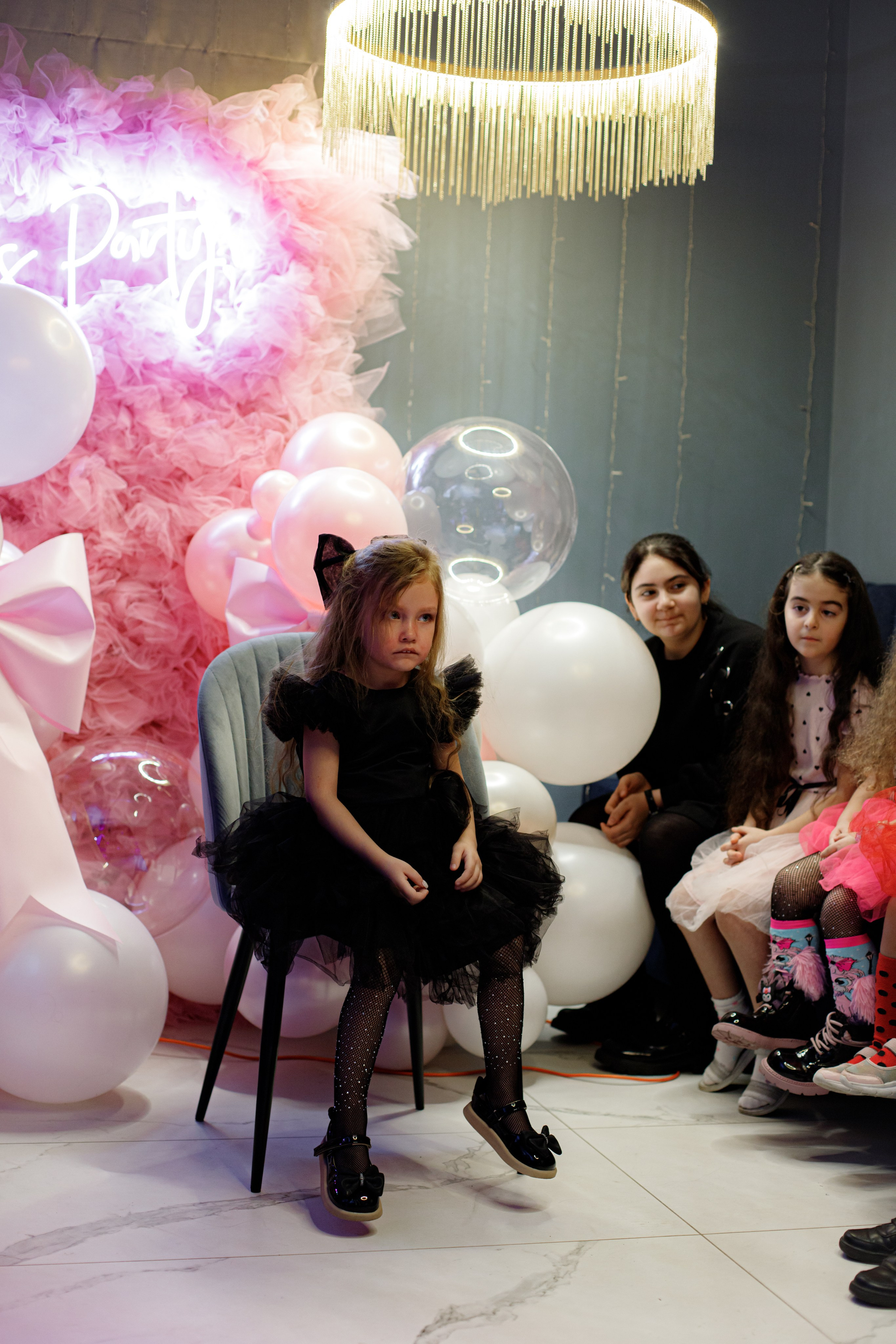 ASIA'S BIRTHDAY PARTY. Photokarish