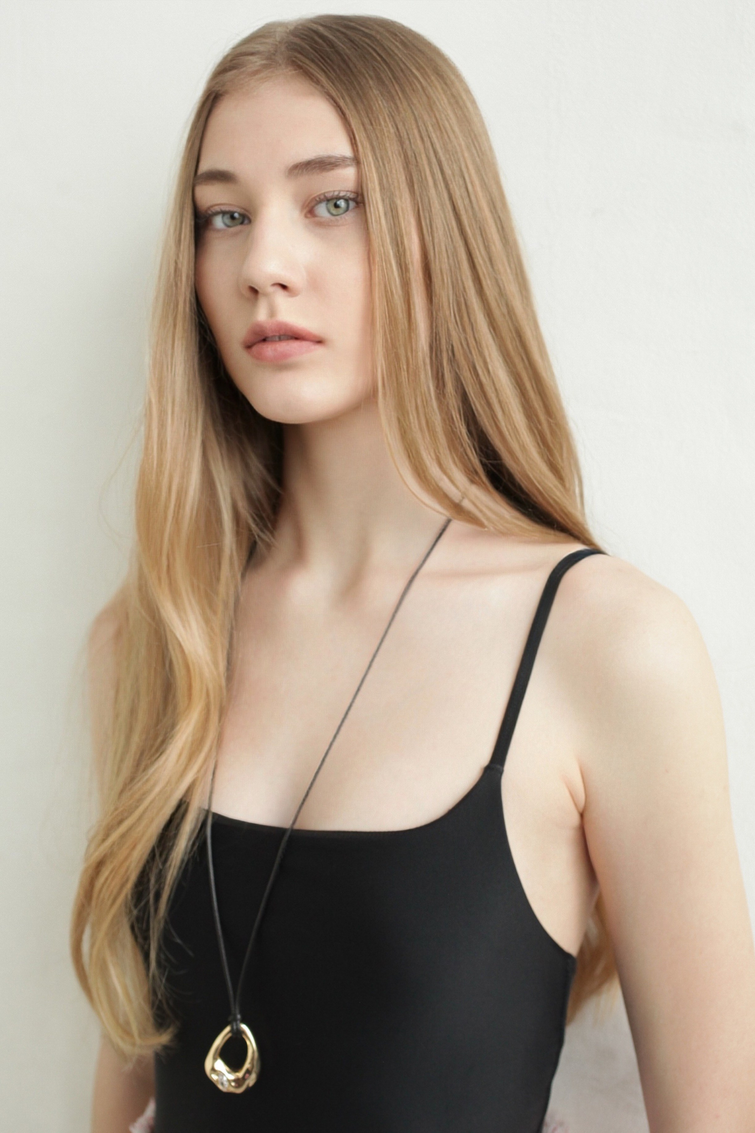 Sofia Popkovskaya. DISTINCTIVE MODEL AGENCY. Модельное агентство специализирующиеся на зарубежном плейсменте моделей