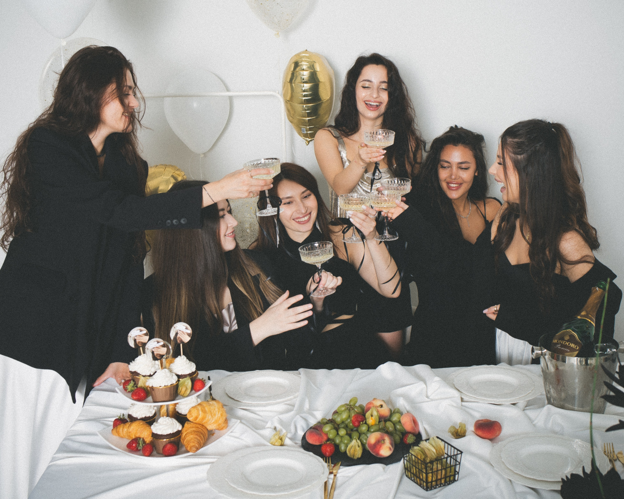 Девичник Яны. Фотограф в Москве и Сургуте Алла Лесовая. Снимаю каталог для брендов и индивидуальные портреты для людей