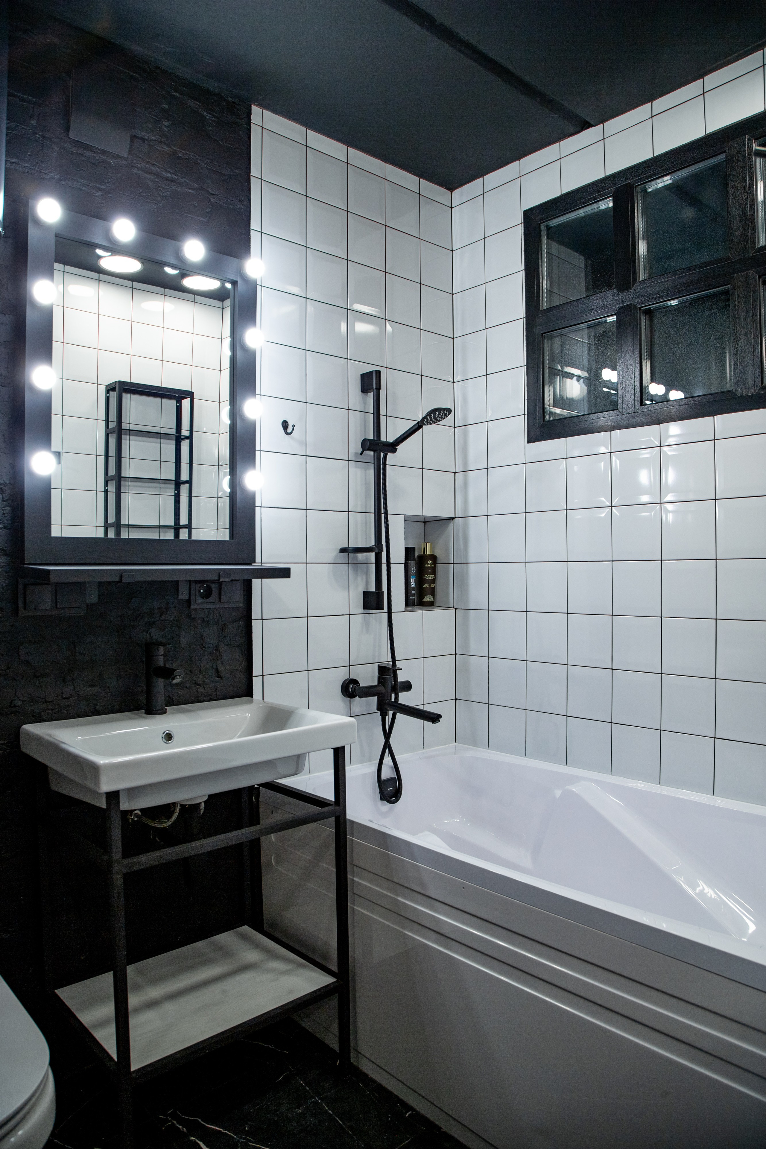 Кошкин дом. Фотограф Оля Батист