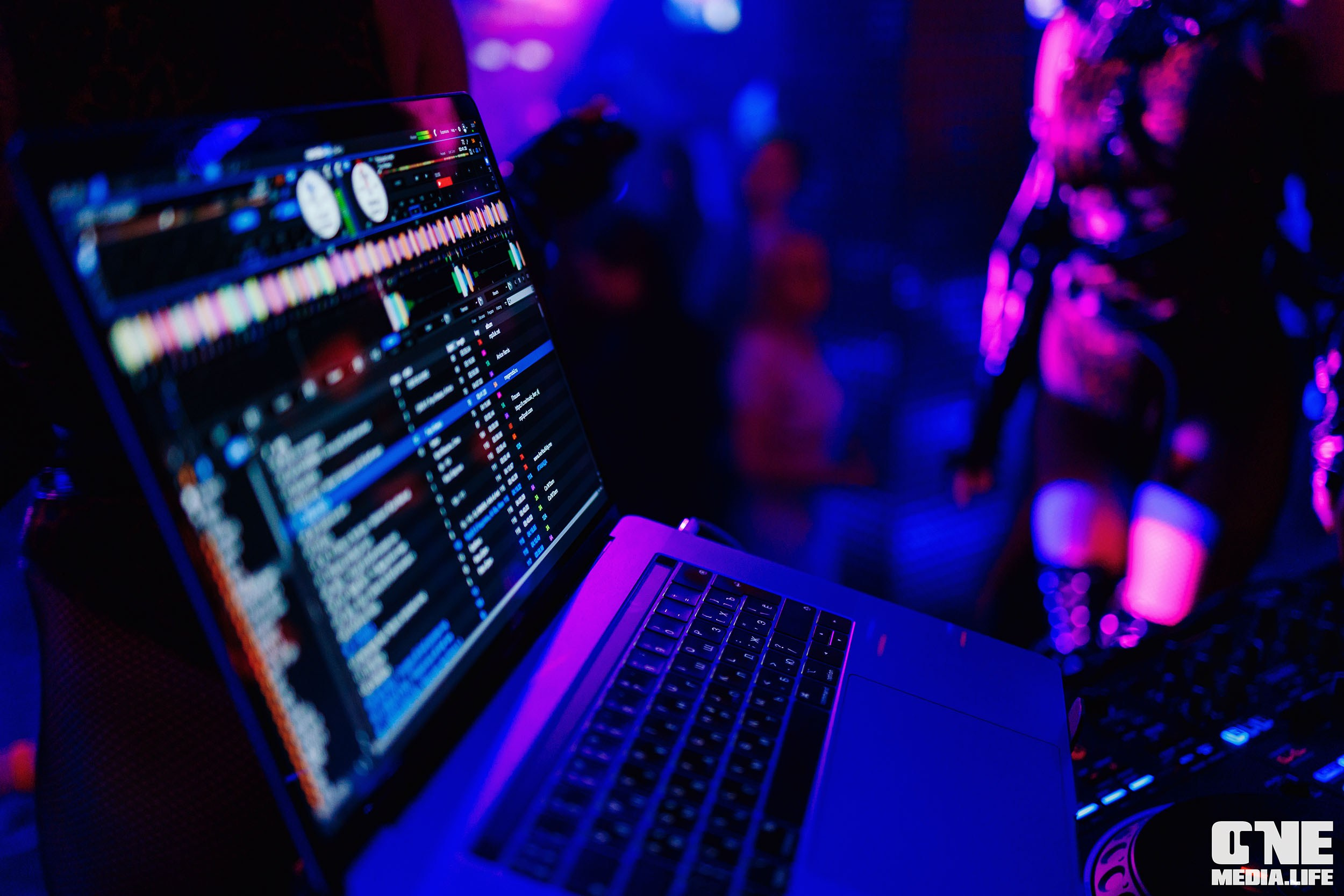 Фоторепортаж из РК Планета. One Media Life: фоторепортажи, фотоотчеты с мероприятий и заведений