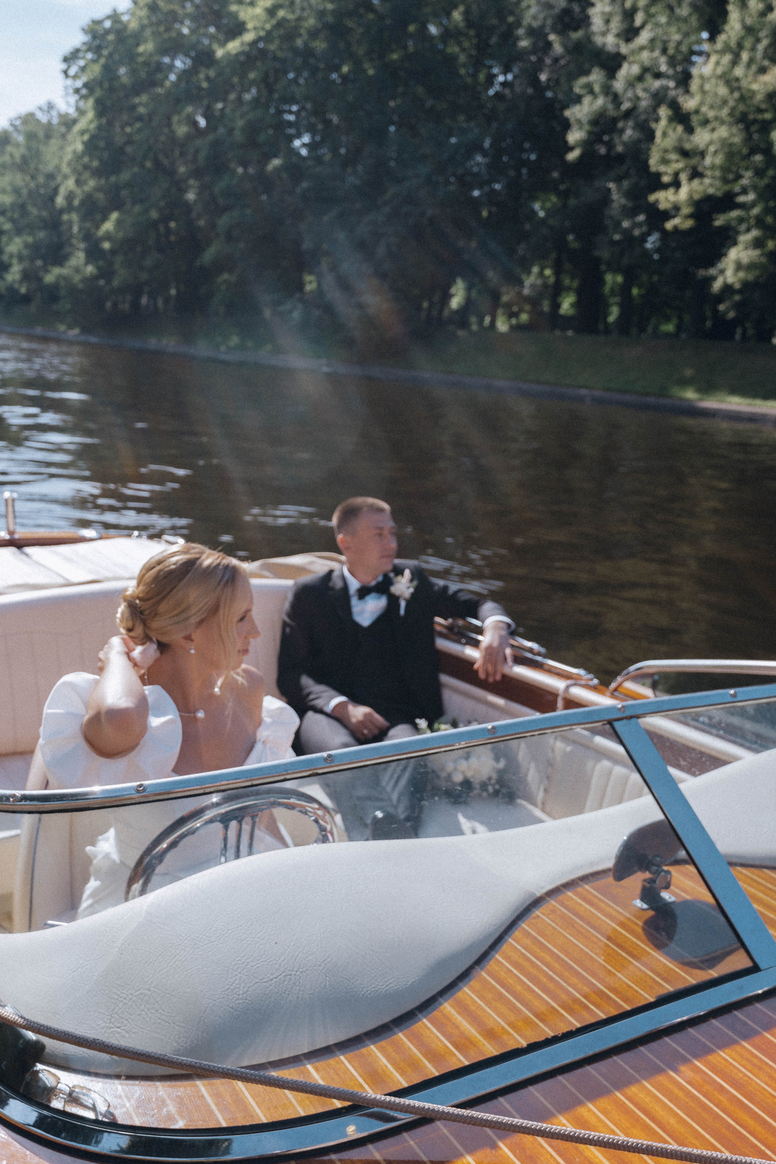 СВАДЕНБНАЯ СЬЕМКА НА КАТЕРЕ ПО КАНАЛАМ САНКТ-ПЕТЕРБУРГА И В АКВАТОРИИ НЕВЫ. Профессиональный фотограф, Санкт-Петербург — Виктория Богомолова