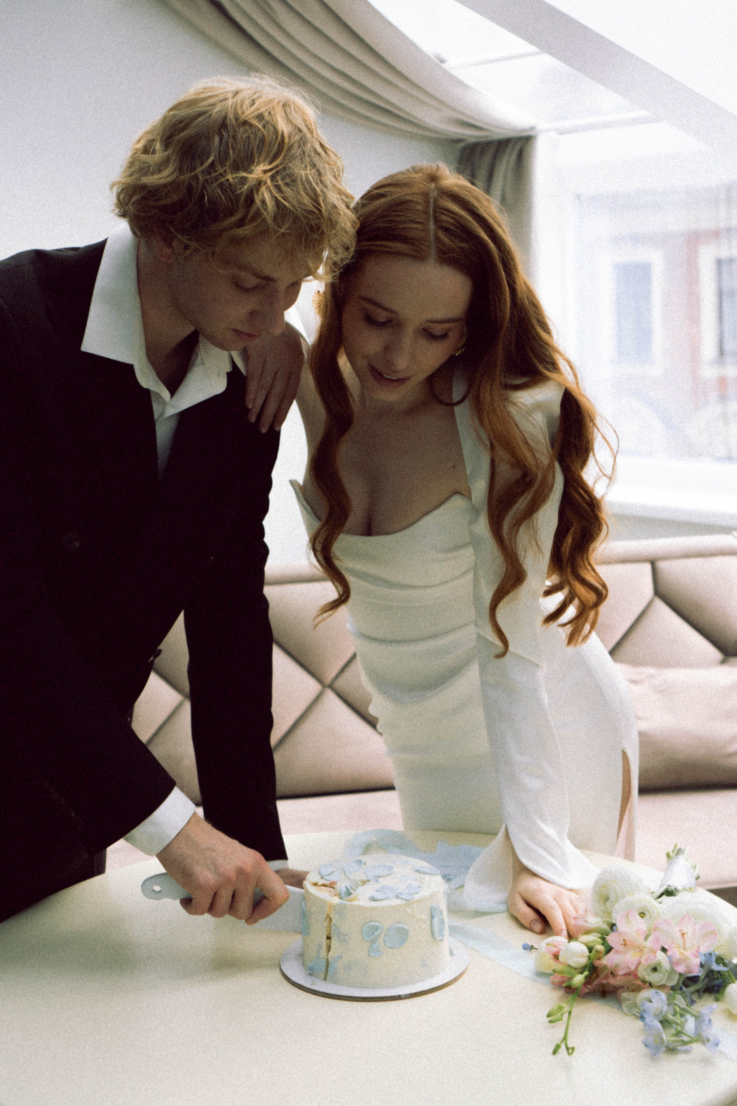 СВАДЕБНАЯ СЬЕМКА В ОТЕЛЕ. СБОРЫ ЖЕНИХА И НЕВЕСТЫ И ТАКЖЕ ТОР И ПОДГОТОВКА К ПРОГУЛКЕ. Профессиональный фотограф, Санкт-Петербург — Виктория Богомолова