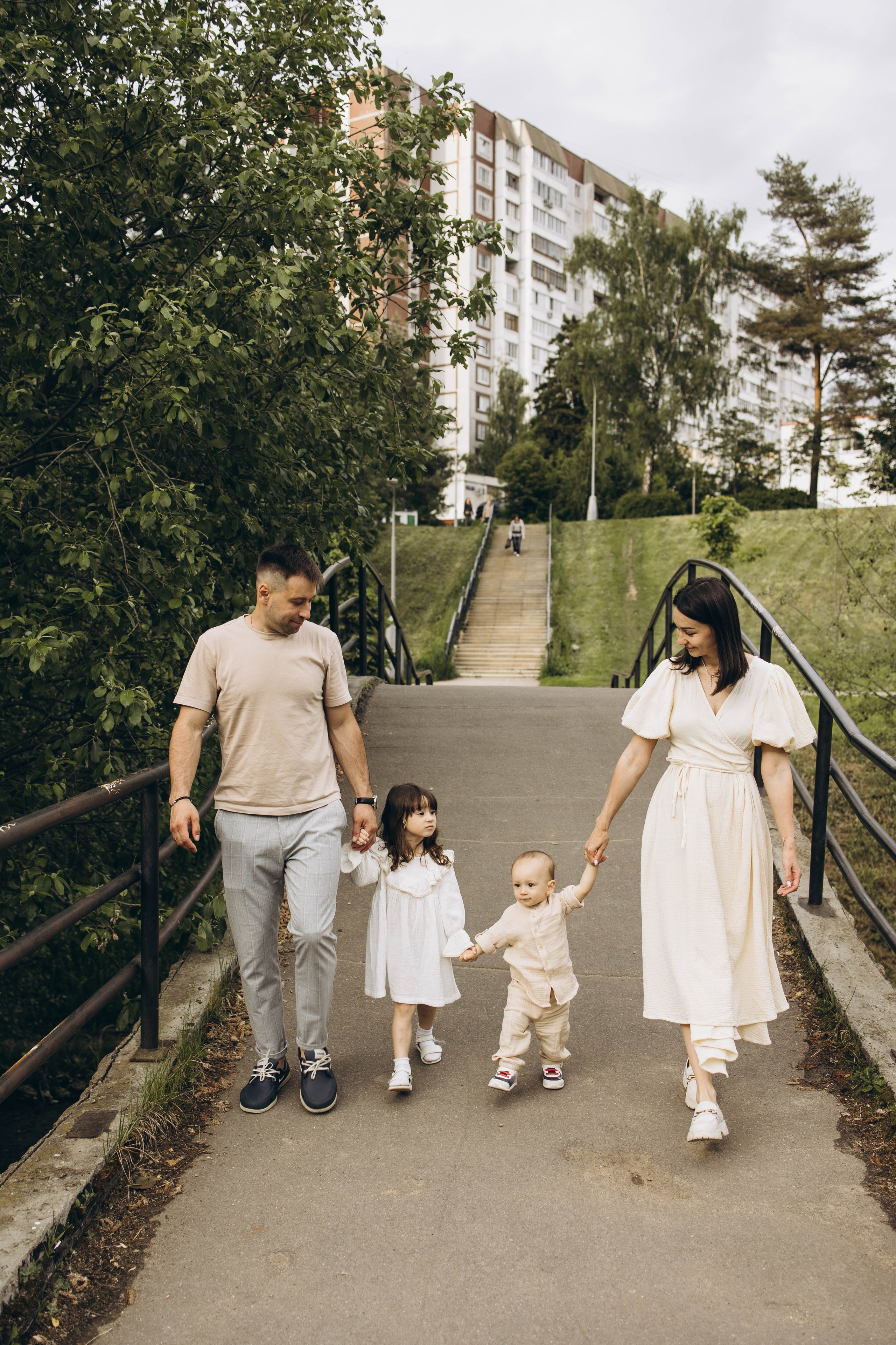 Маша, Женя, Ариана и Мирон. Семейный фотограф в Москве Виктория Ястребинская