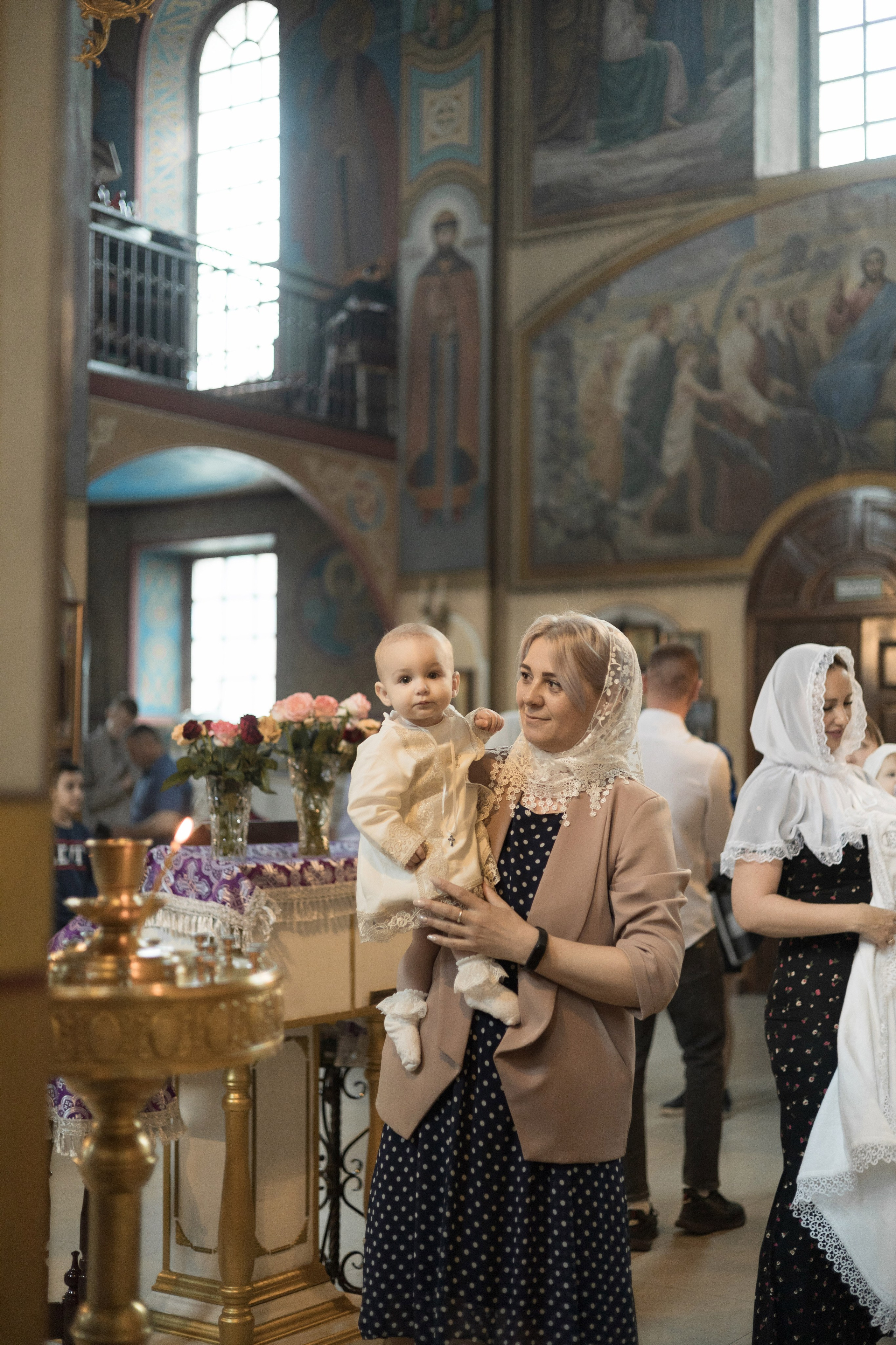 Крещение Миланы в церкви иконы Божией Матери / пасмурная погода. Анастасия Безуглова- свадебный фотограф в Таганроге