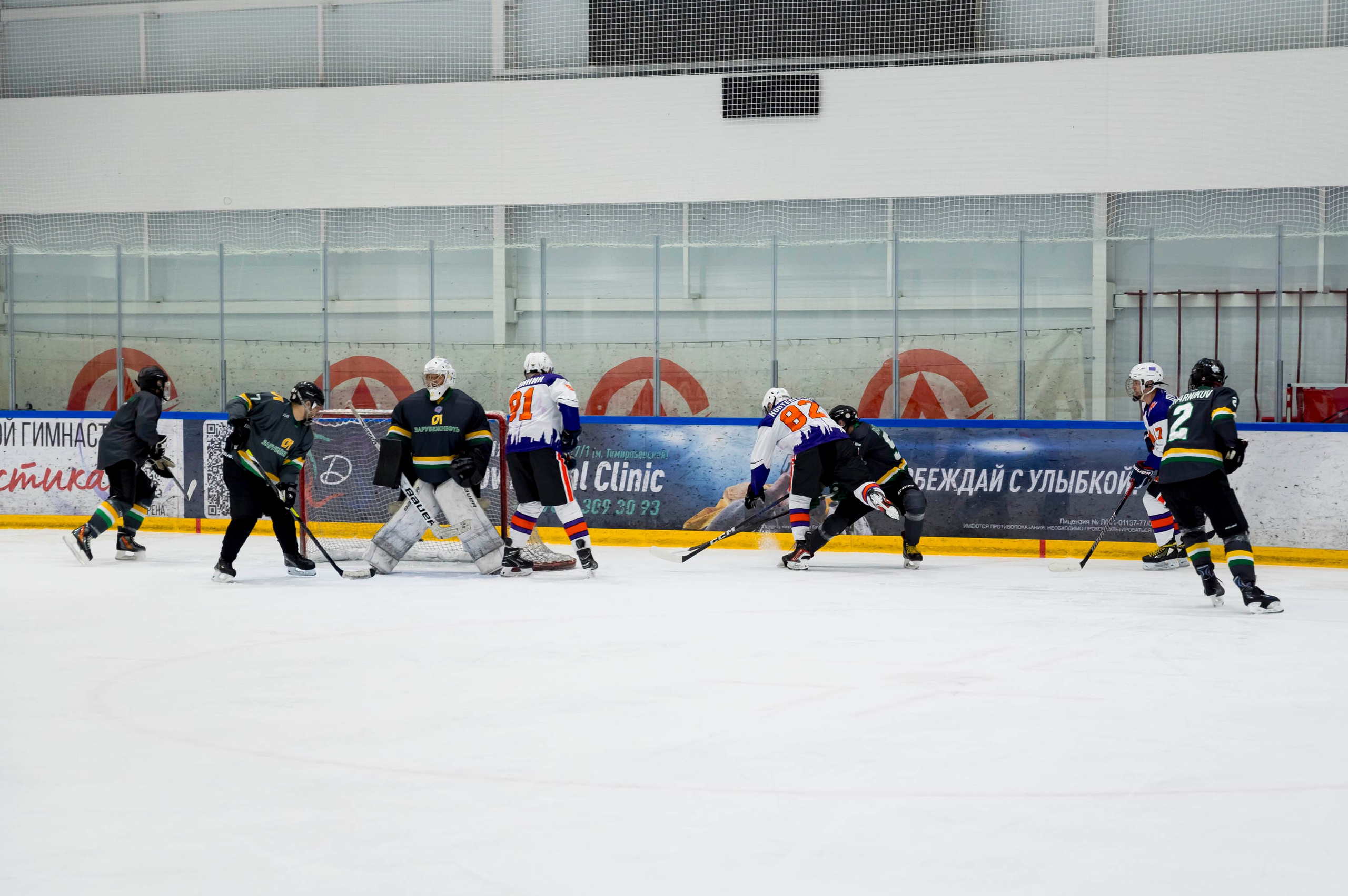 Хоккейный матч корпоративной команды Зарубежнефть. Репортажный фотограф и видеограф Слава Думчев. Тимбилдинги, отчетники, корпоративы