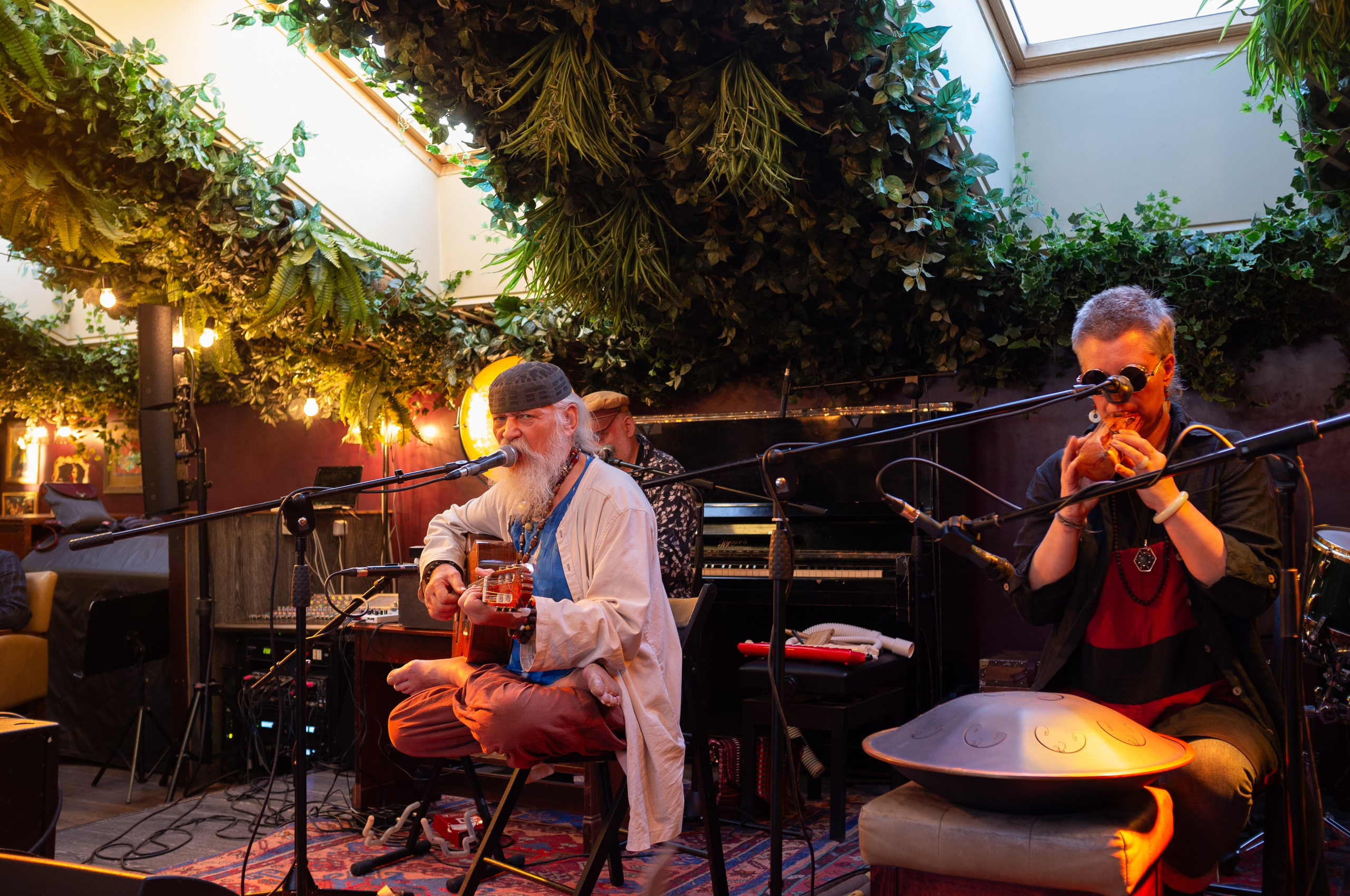 Китайский джаз и этника. Бронислав Виногродский в Kozlov club. Искусство фотографии. Мария Осокина