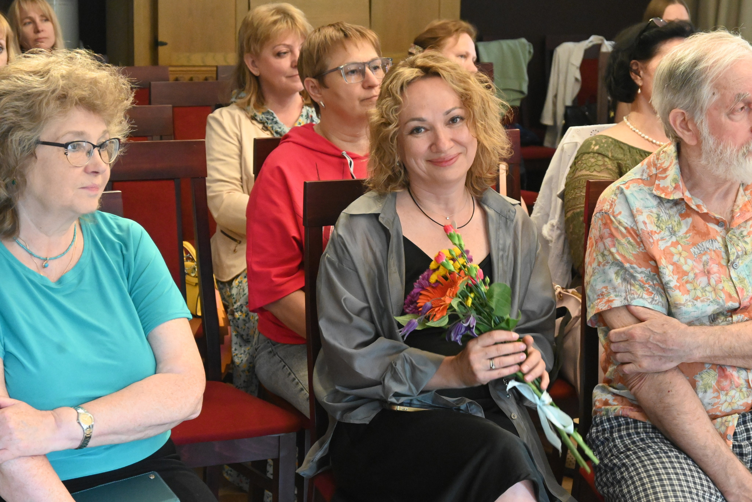 РАЗНОЦВЕТНЫЙ МИР ГЛАЗАМИ ДЕТЕЙ. Художественные выставки. Яркие открытия