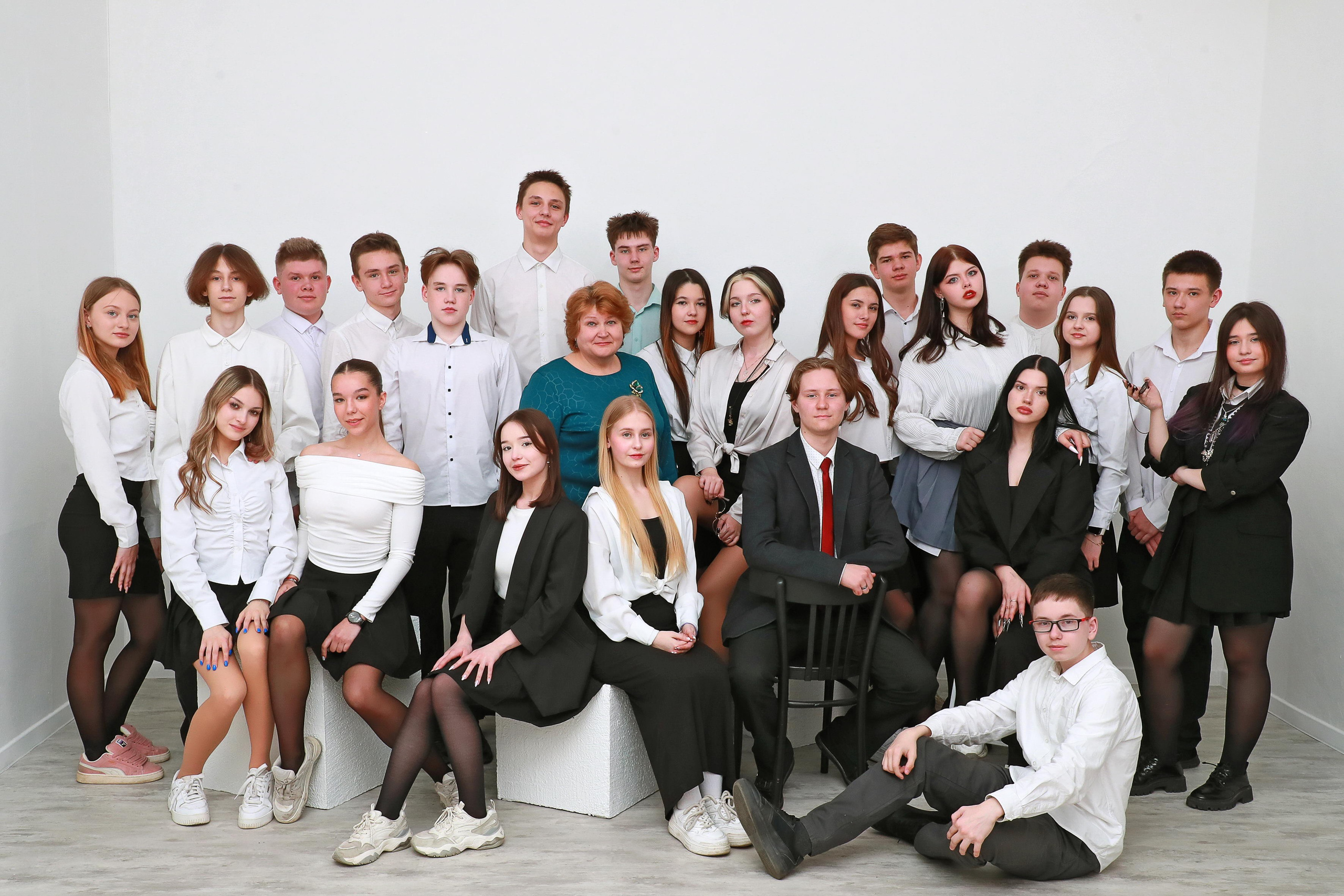 Альбомы для 9 и 11 класса. Создание стильных выпускных альбомов