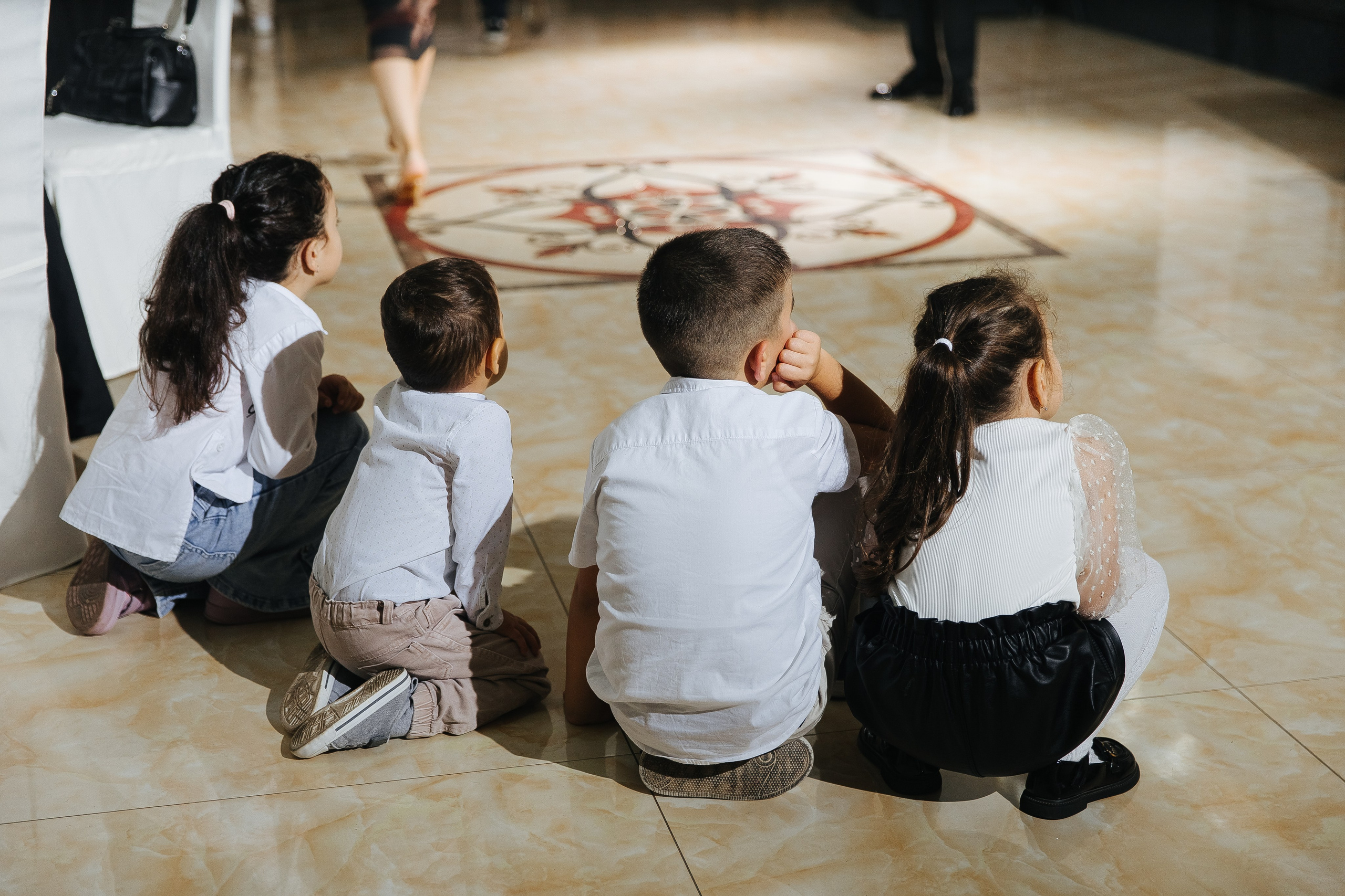 Ани и Назели. 35&5 День рождения, «Янтарь». Фотограф в Красноярске Надежда Воскресенская