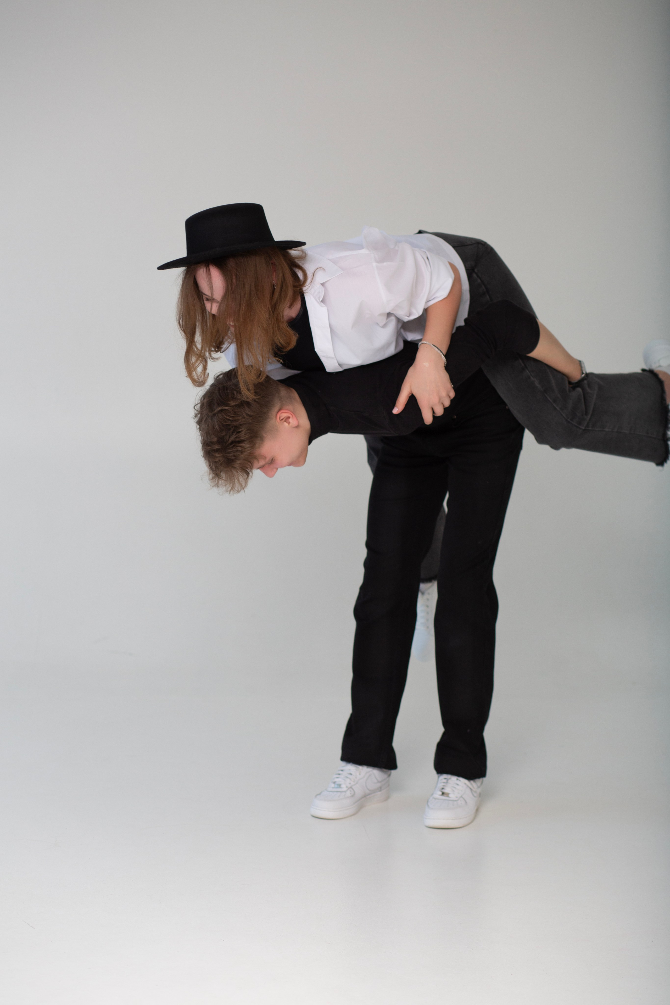 Даниил и Мария.Студийная съемка. Главная