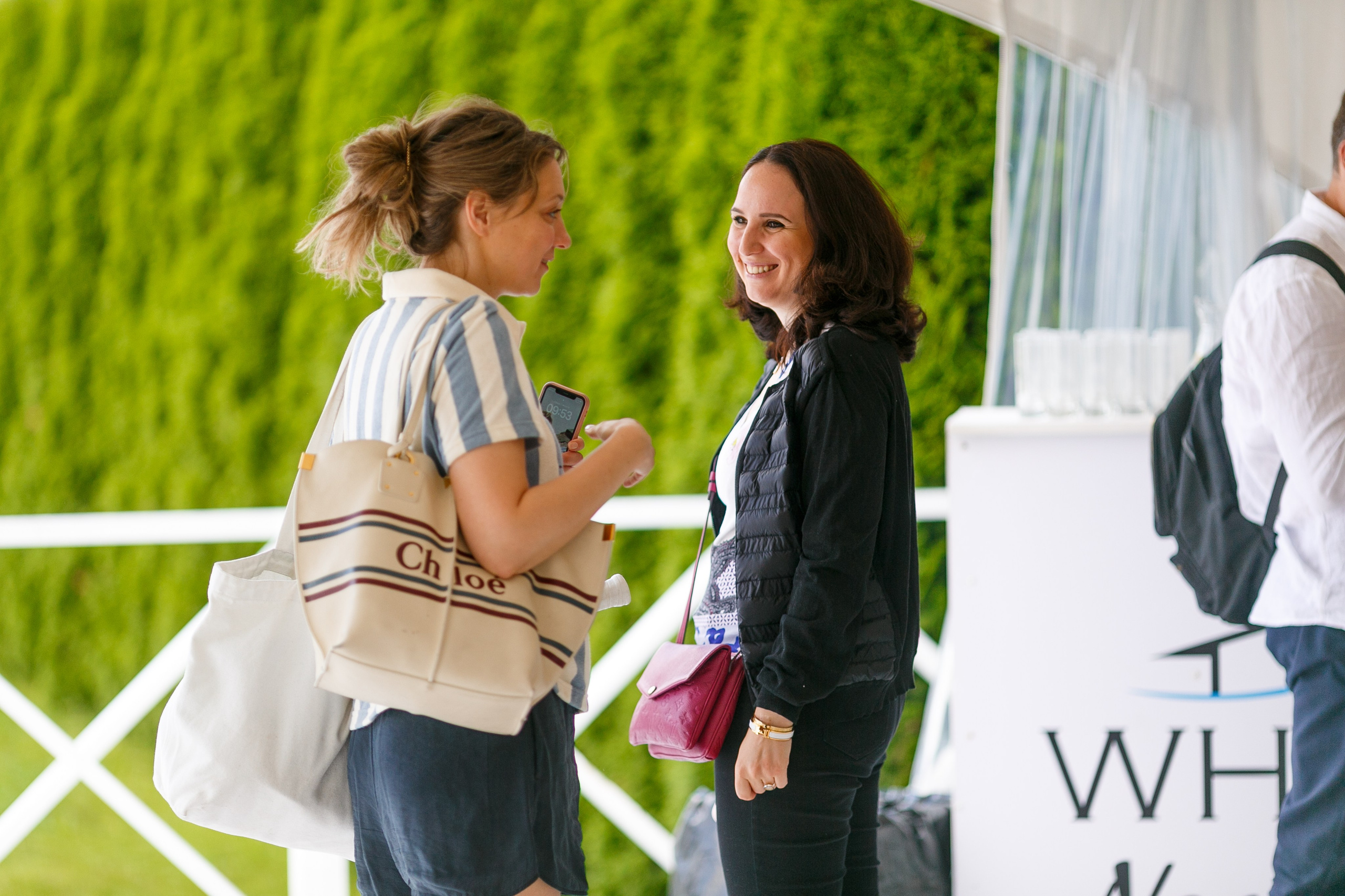 Выездной коучинг на берегу Строгинской поймы. Репортажный фотограф Борис Геер