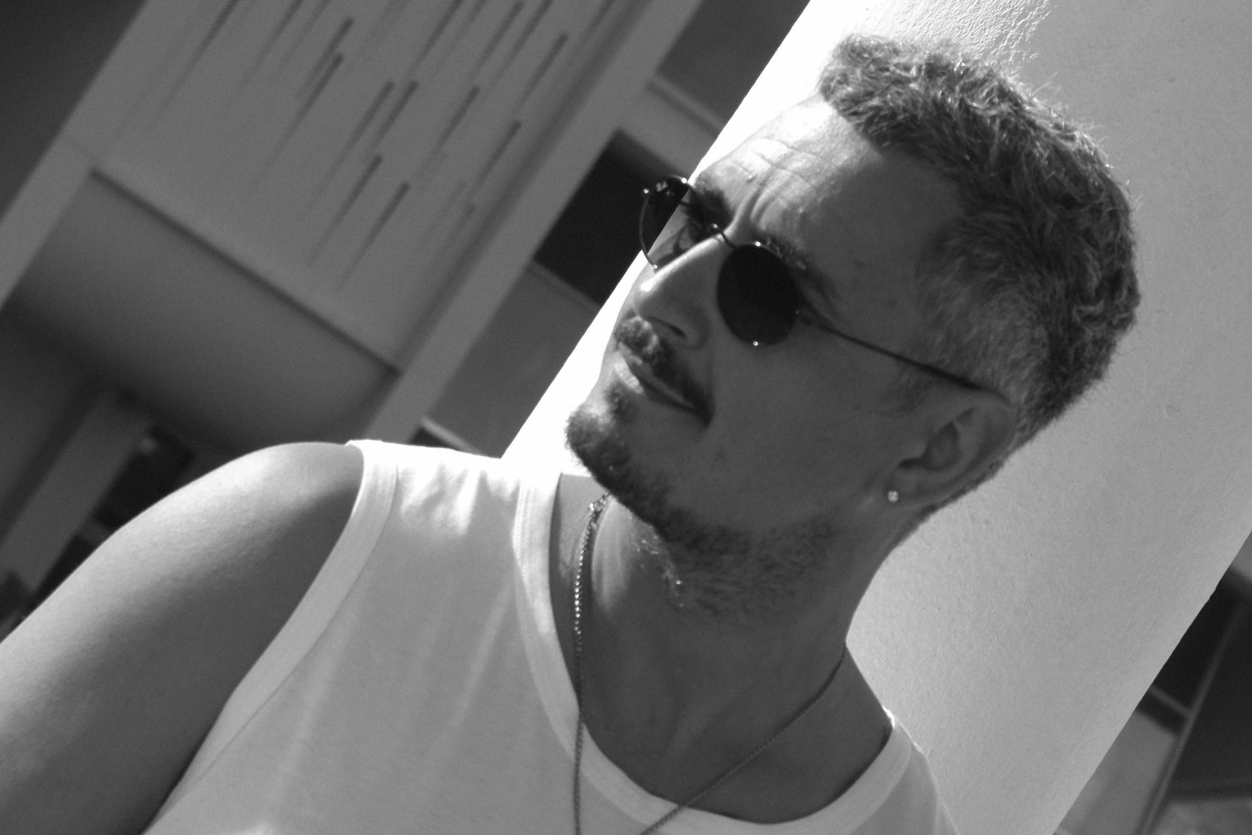 Мужской портрет, мужская фотосессия. Портретный и ню фотограф в Москве Александра Мишура