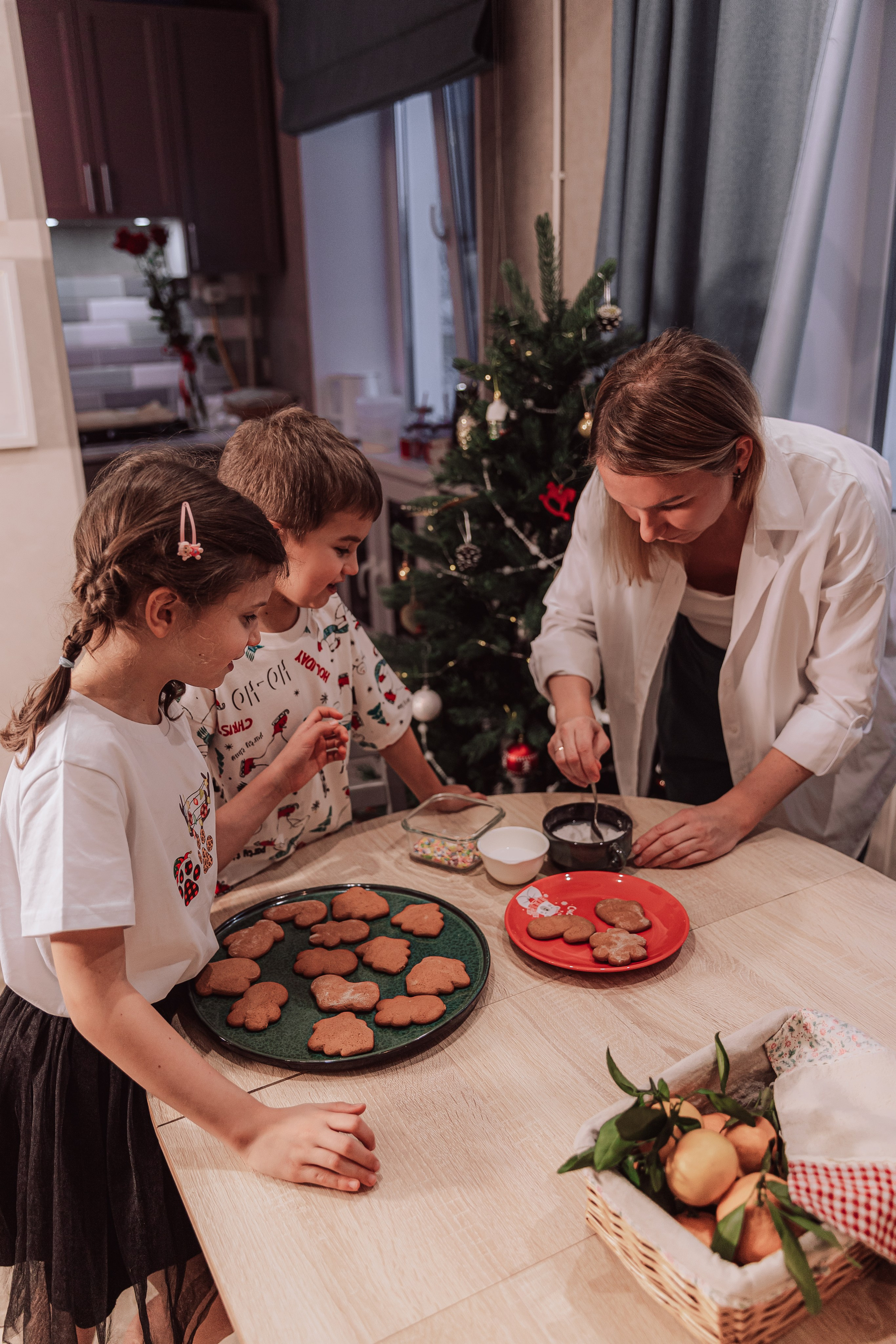 Домашняя семейная новогодняя фотосессия. Семейный и детский фотограф в Мурманске Карина Березина
