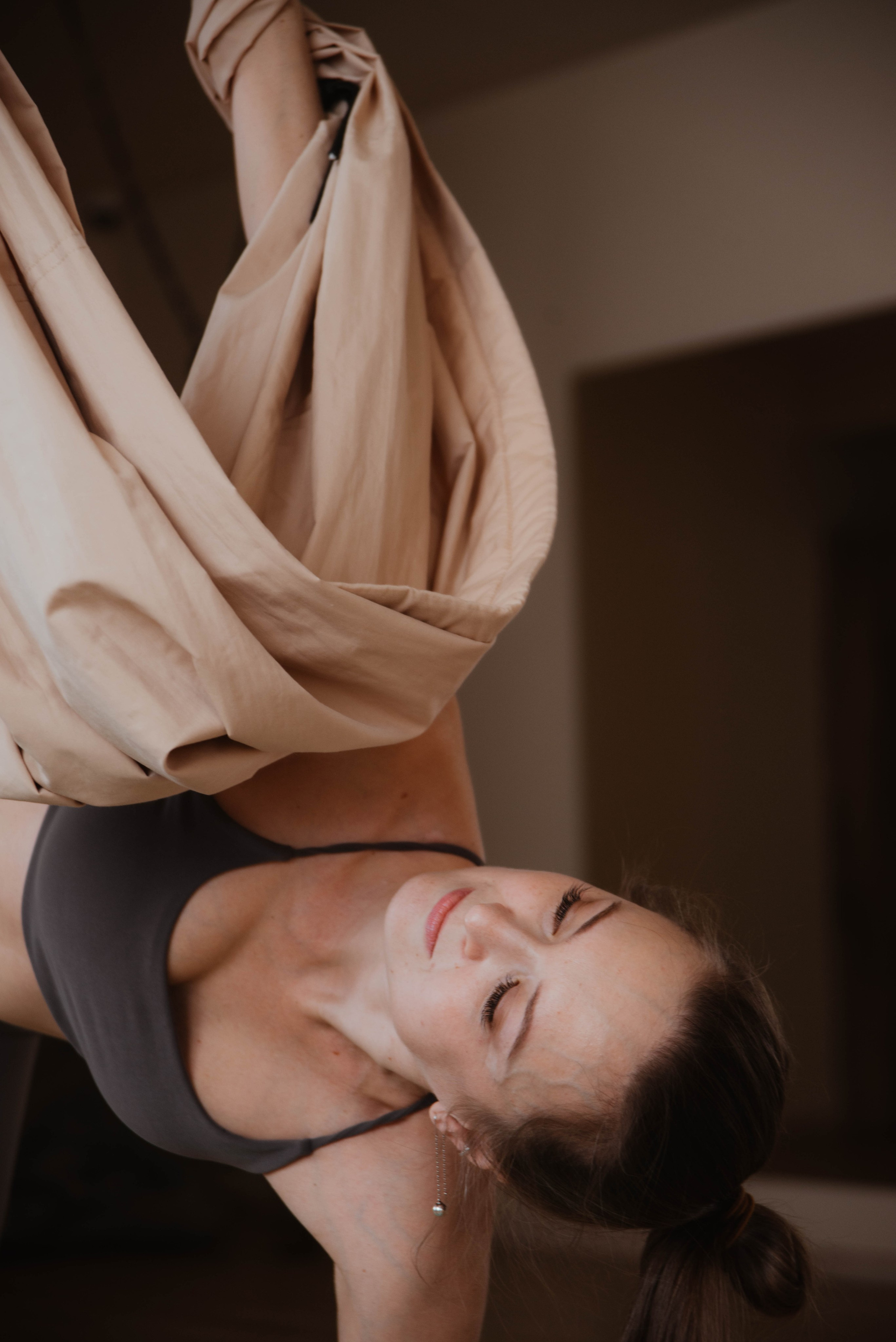 Визуал для тренера по аэройоге. Ксения Glossa. Портретный и репортажный фотограф в Самаре