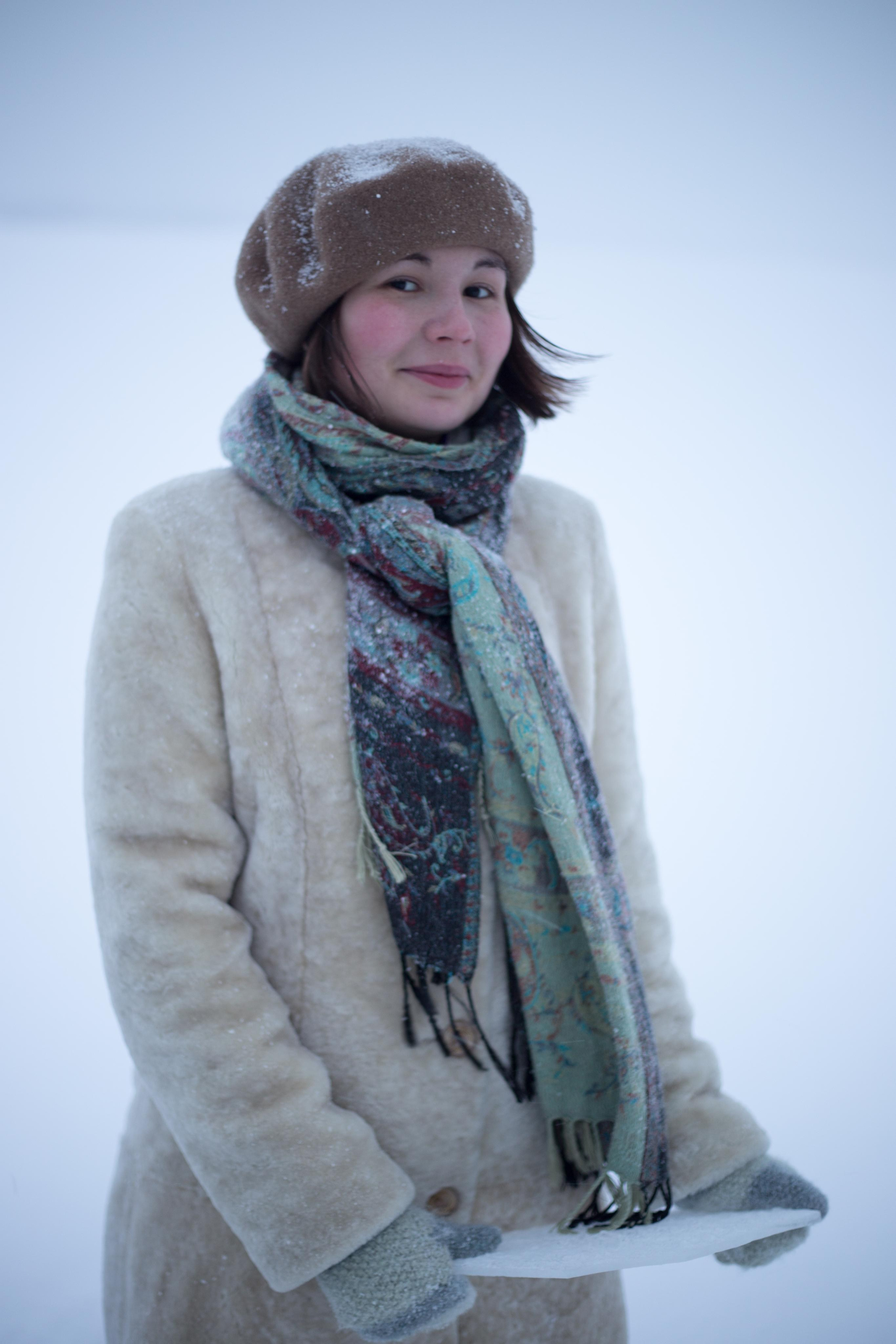 Фотосессия на набережной зимой. Фотограф Пермь. Фотосессия в фотостудии Перми и на свежем воздухе