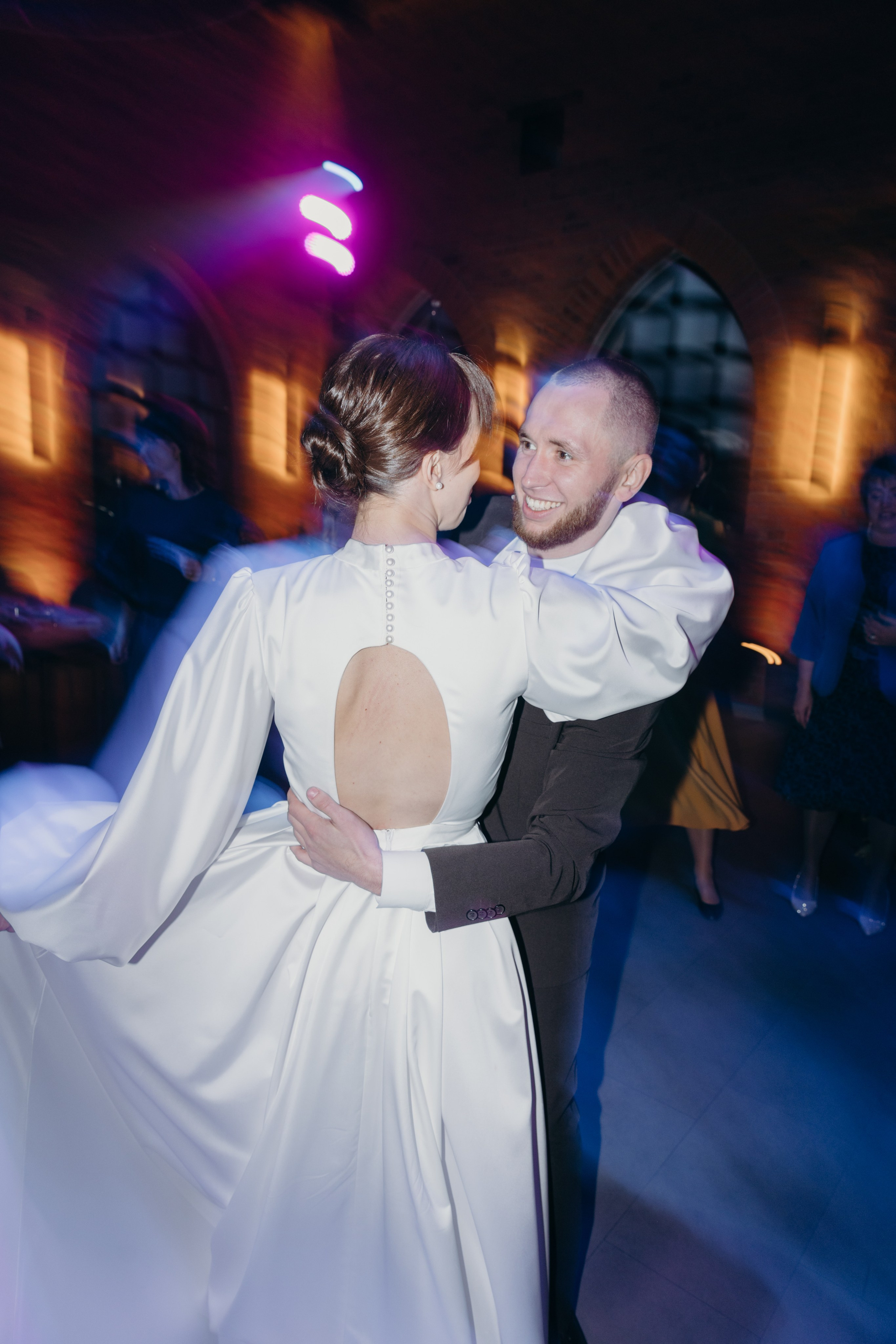 Свадьба для своих в Замке Шамони в Красноярске. Свадебный фотограф-видеограф в Красноярске Евгений Константинопольский