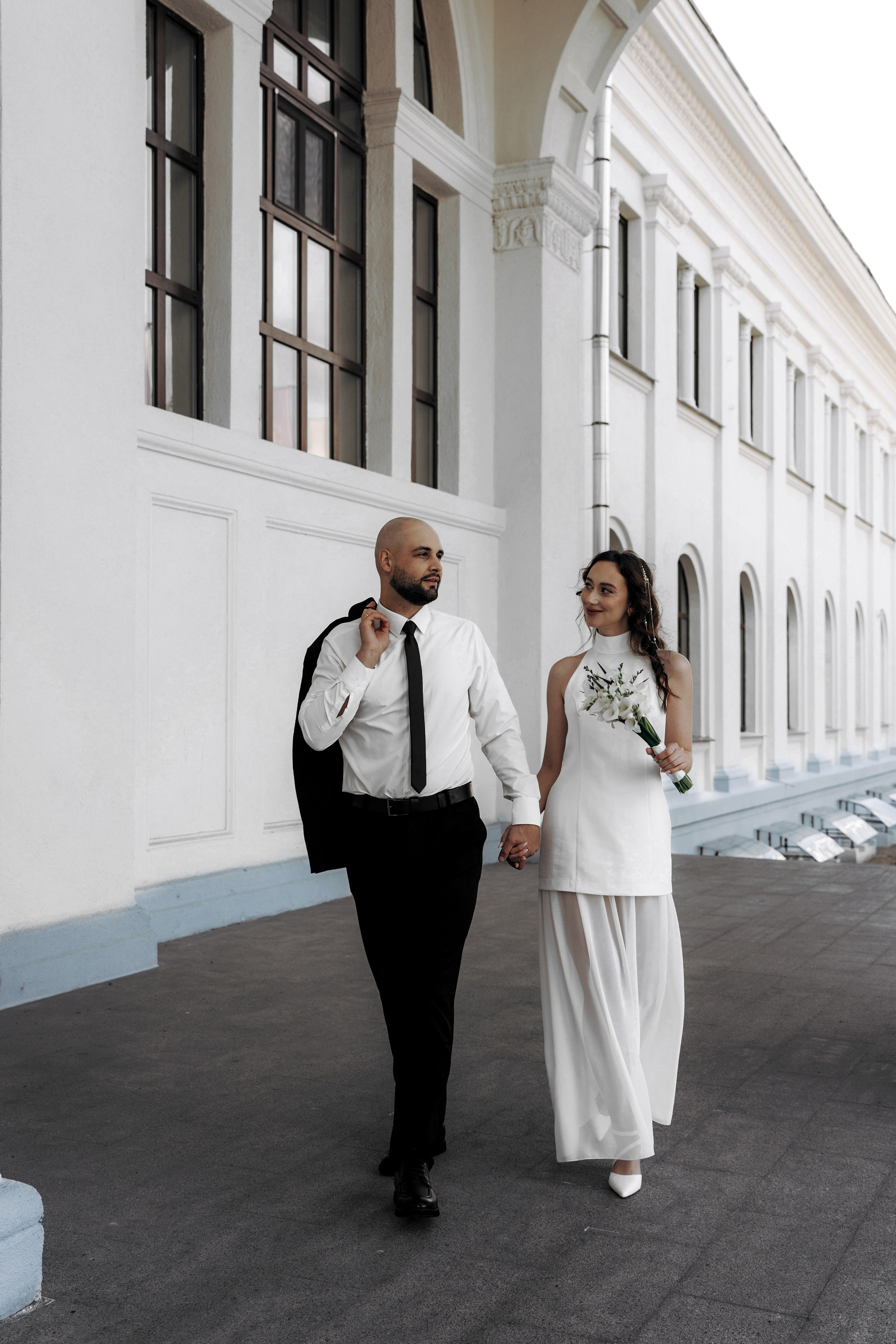 Любовь на фоне старого аэропорта. Ваш семейный фотограф в Минске — Вика Трегубова