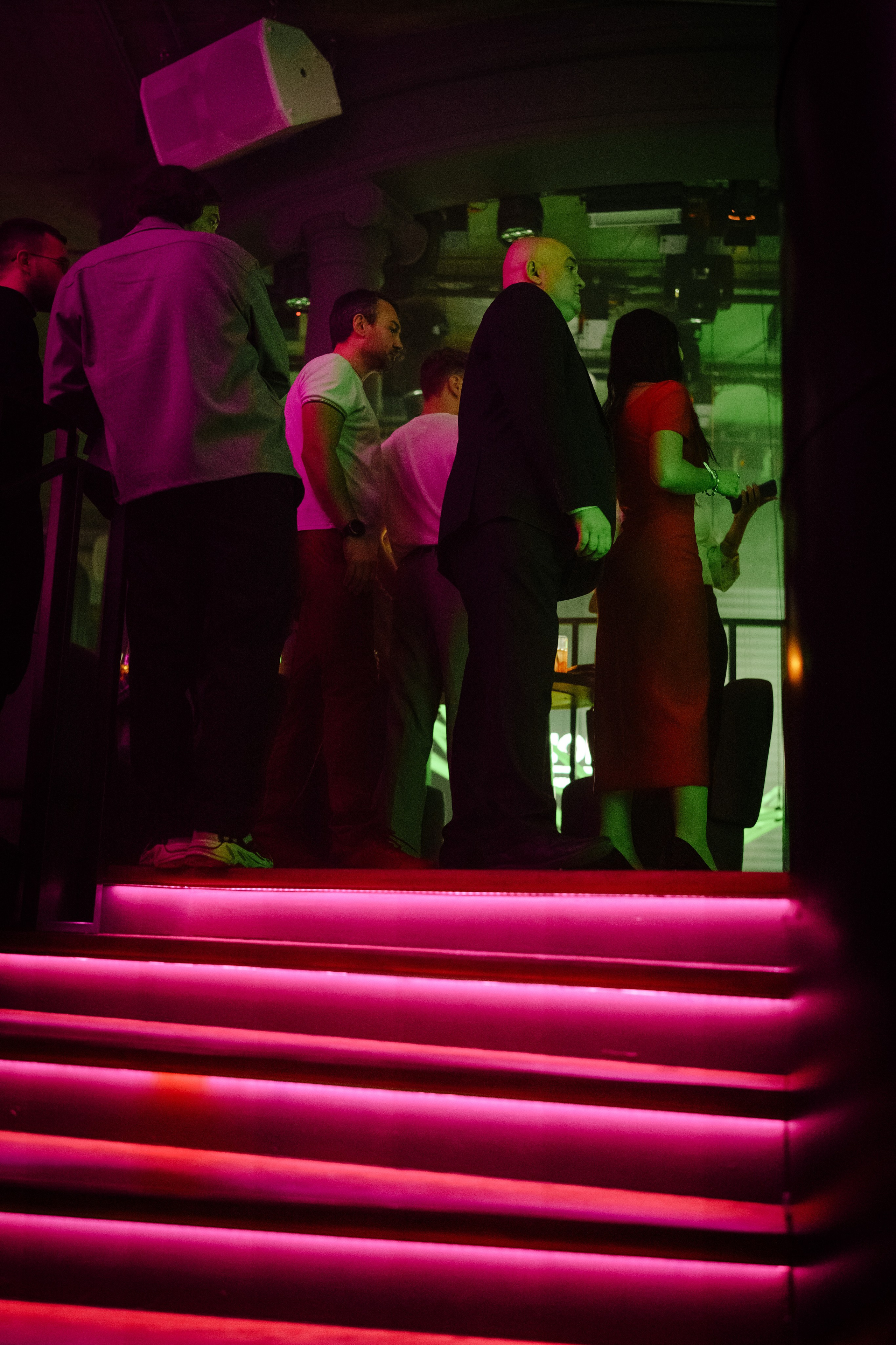 Вечеринка OSNOVATELI.LIVE репортажный фотограф Саша Дружинина. Репортажный фотограф в Москве Саша Дружинина