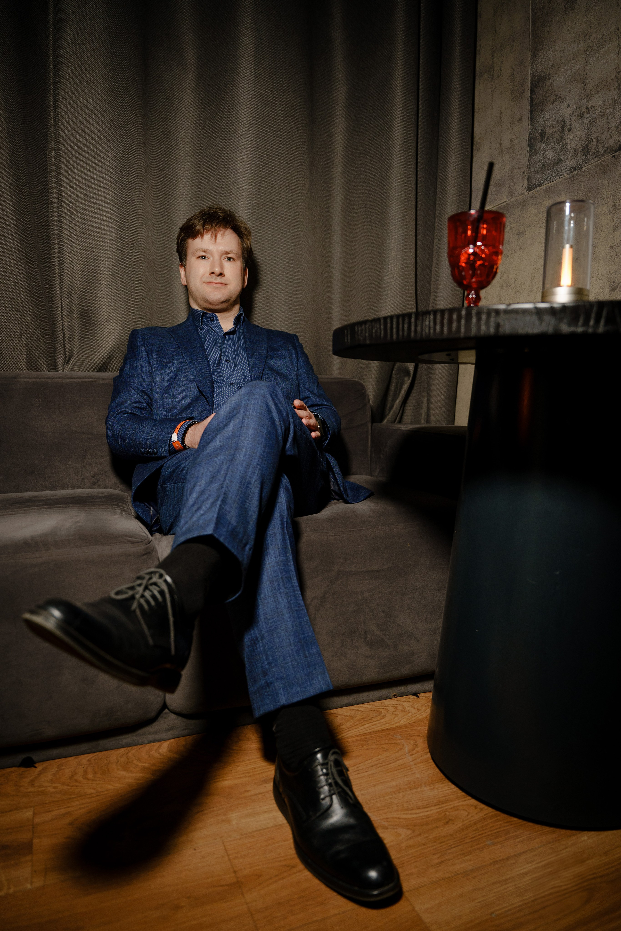 Вечеринка OSNOVATELI.LIVE репортажный фотограф Саша Дружинина. Репортажный фотограф в Москве Саша Дружинина