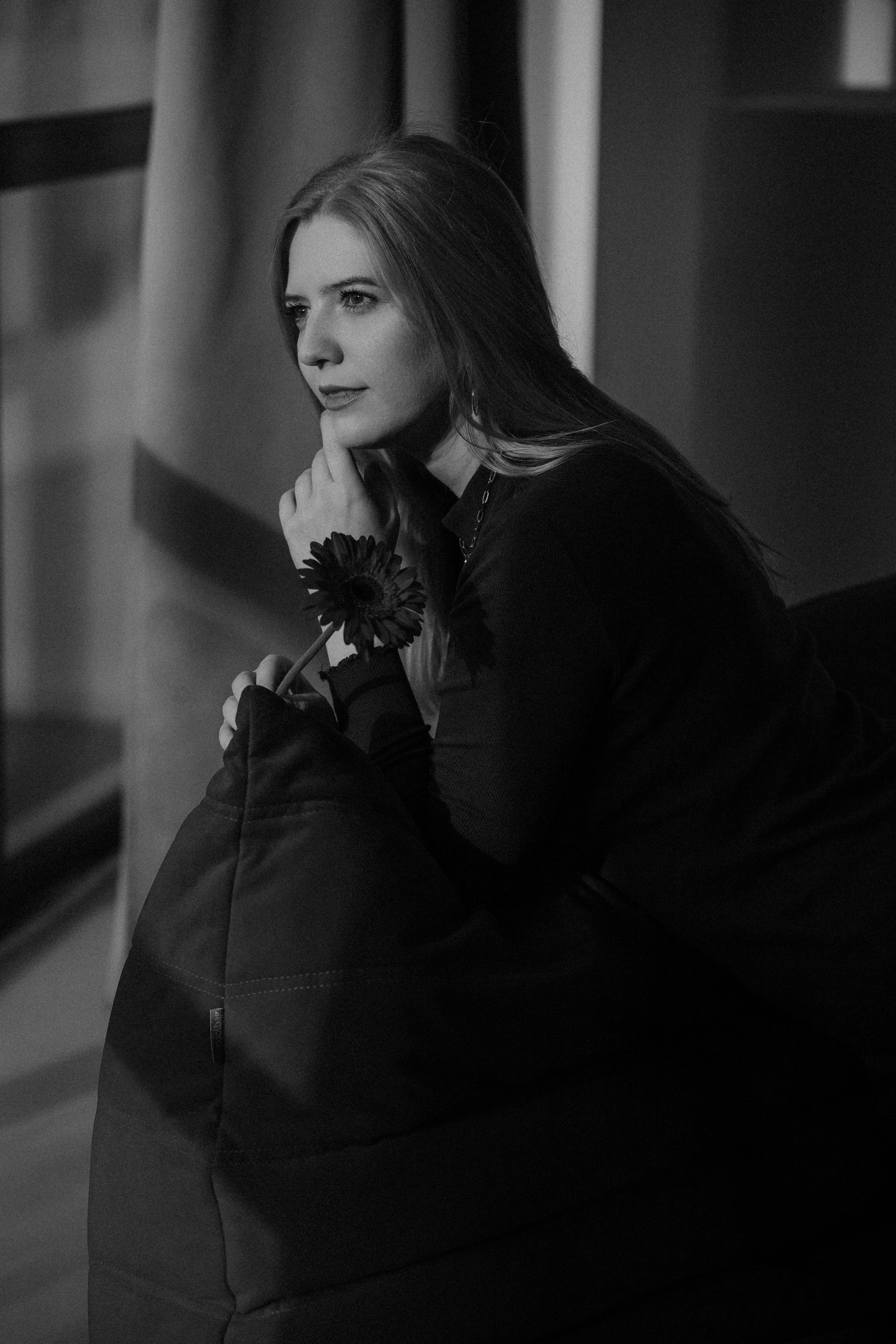 Студийные съемки в ч/б. Женский фотограф в Москве Рина Леонтьева