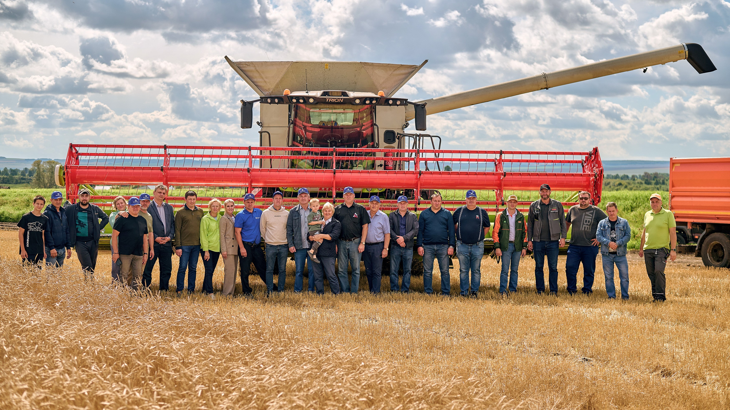 Портфолио репортажной фотосъёмки: сельхозтехника "Галактика". Фотограф Яковлев Роман — Красноярск