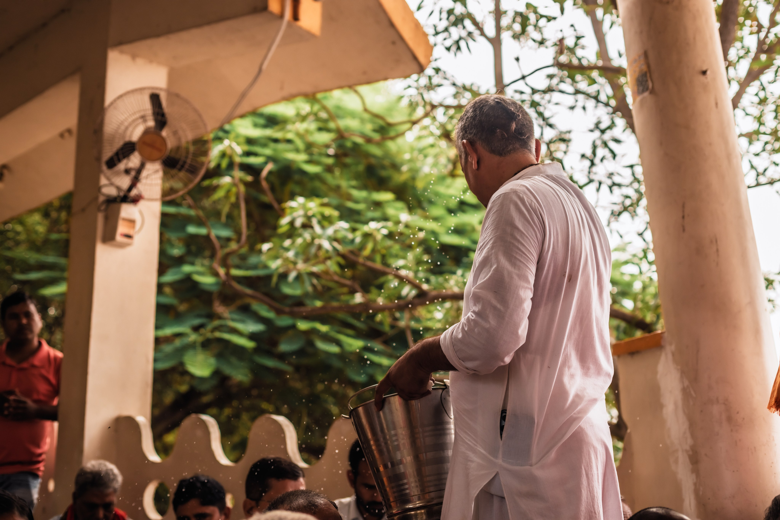 Abhisheka Devraha Baba on Sri Devdas ji maharaj bd. Mariam Bagdasaryan